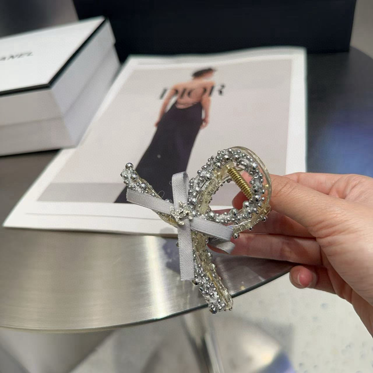 Chan New small fragrant gripper