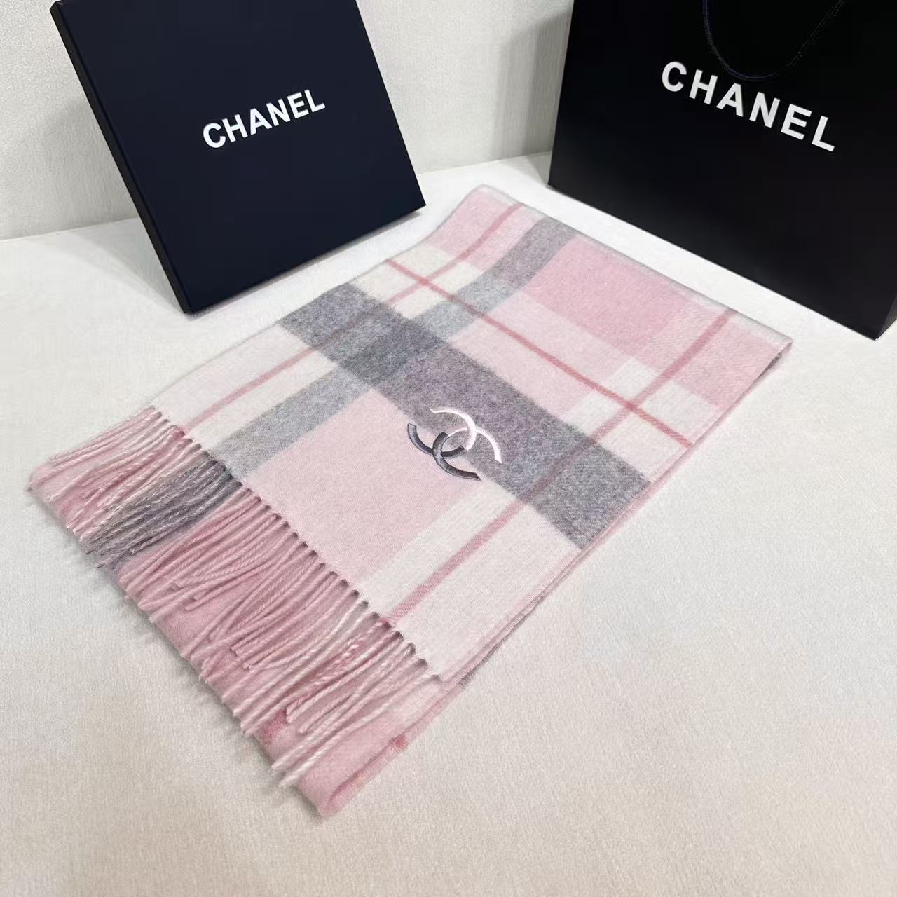 Chan Classic simple double c logo double-sided cashmere scarf
