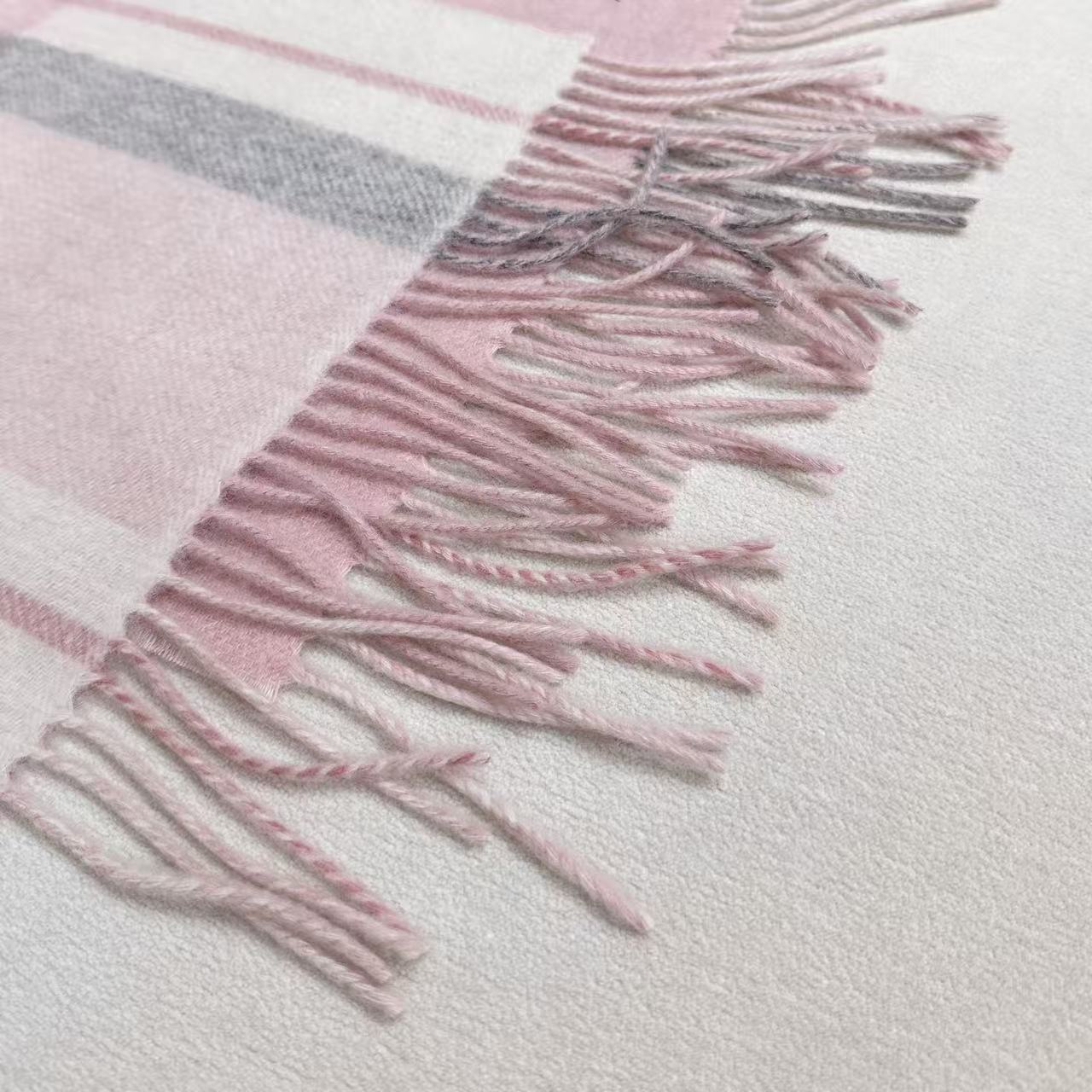 Chan Classic simple double c logo double-sided cashmere scarf