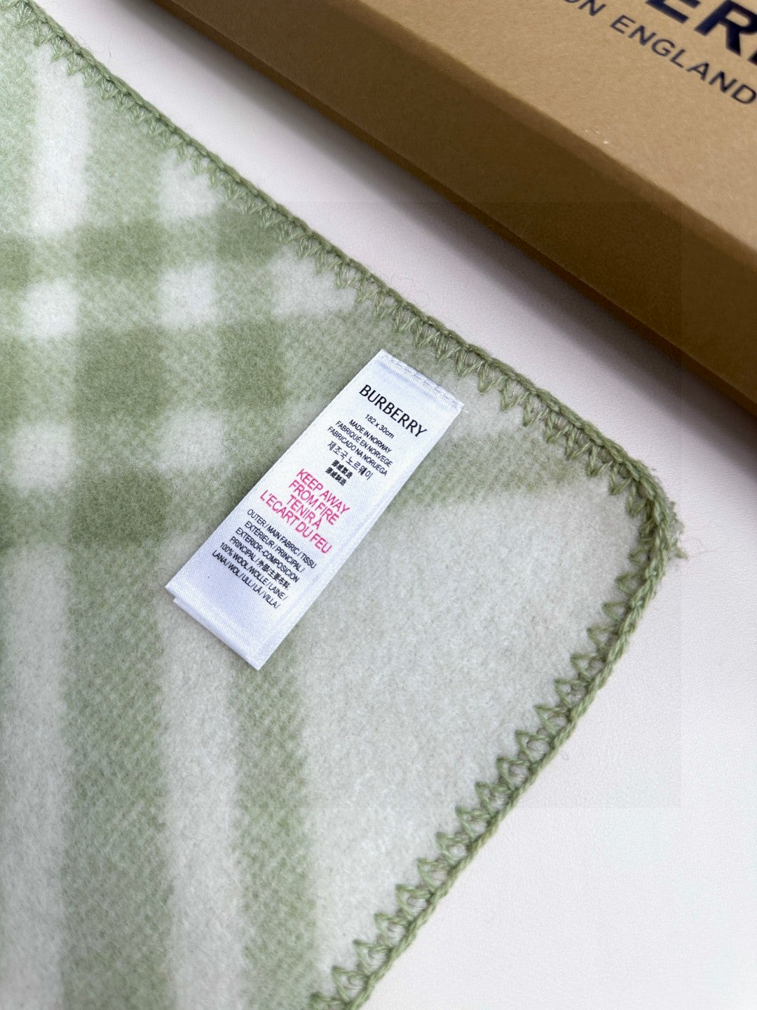 Bur classic wool scarf