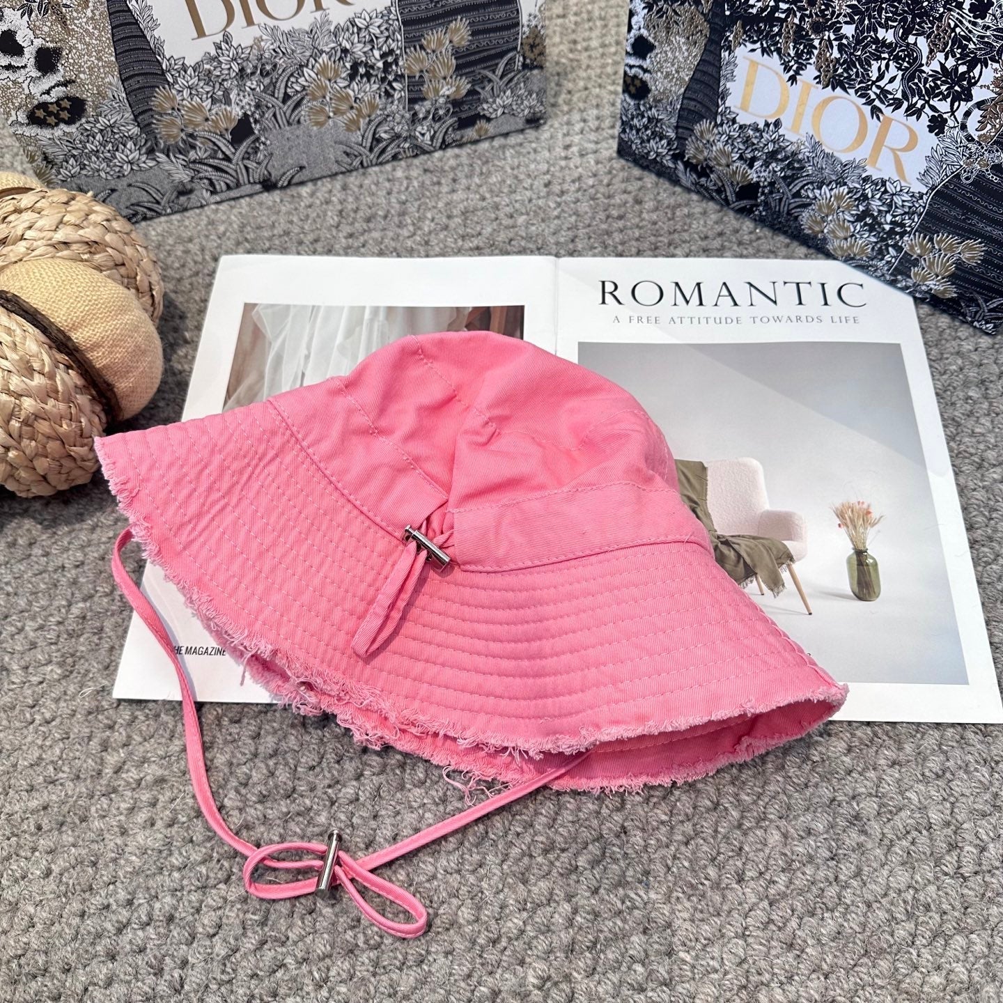 CD classic aged bucket hat