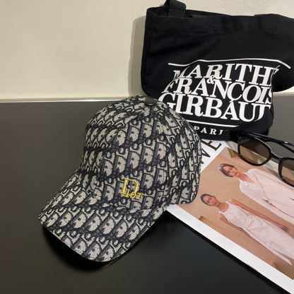 CD New embroidered baseball cap