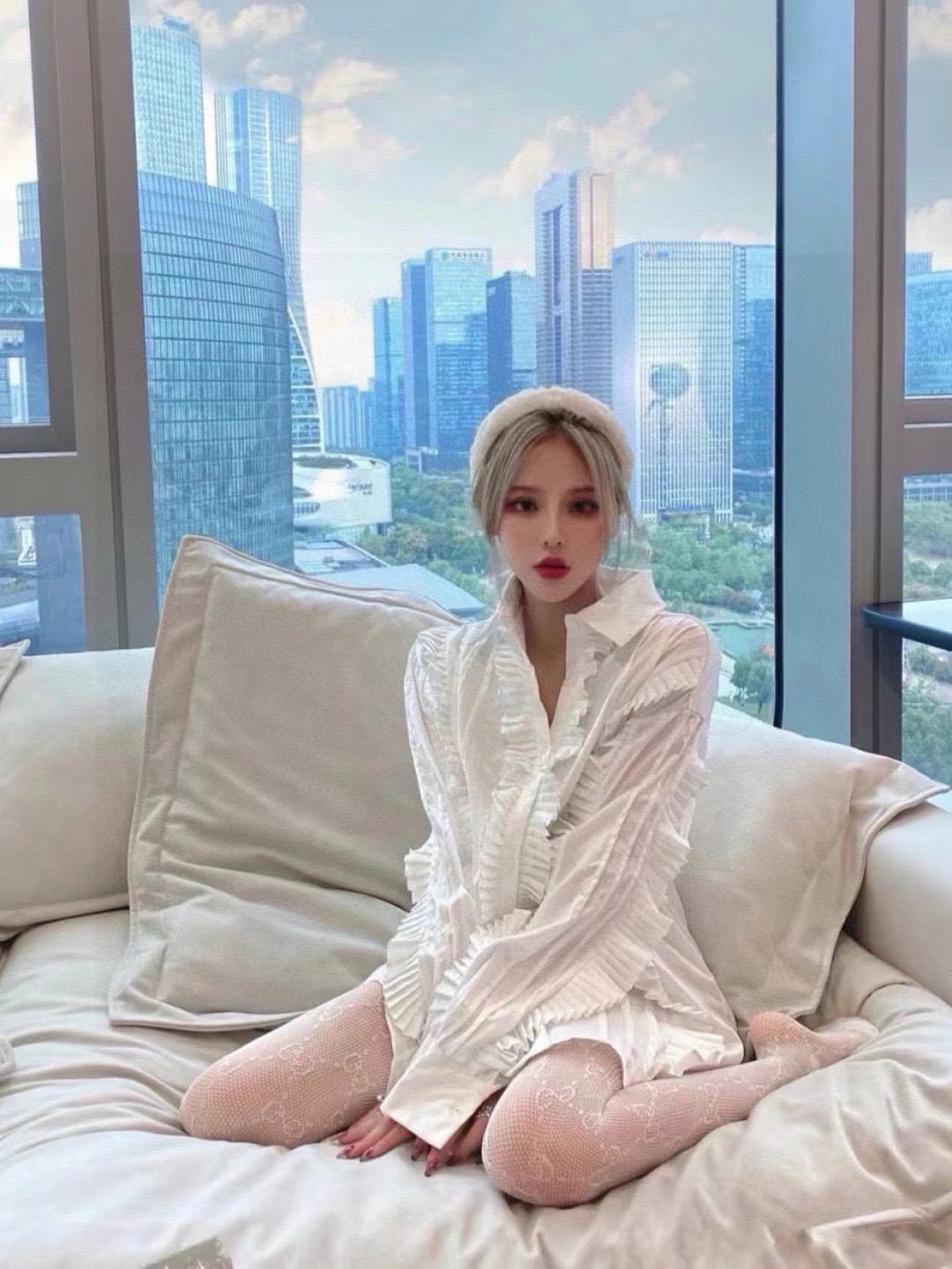 Small double G letter fishnet stockings