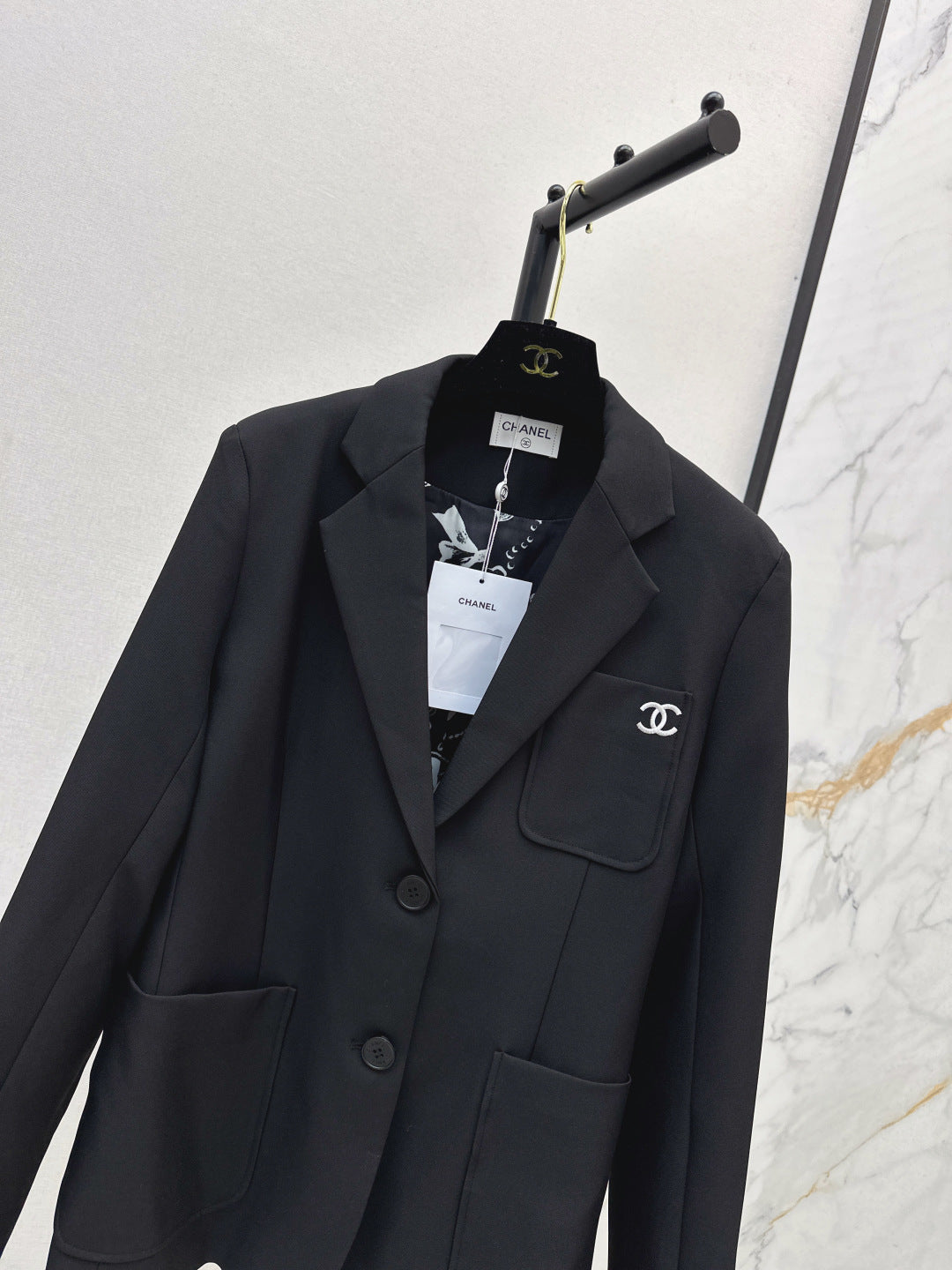 Chan New Brooch Blazer