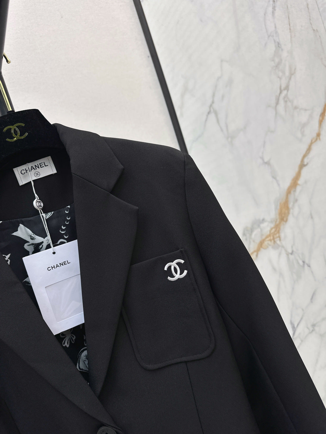 Chan New Brooch Blazer