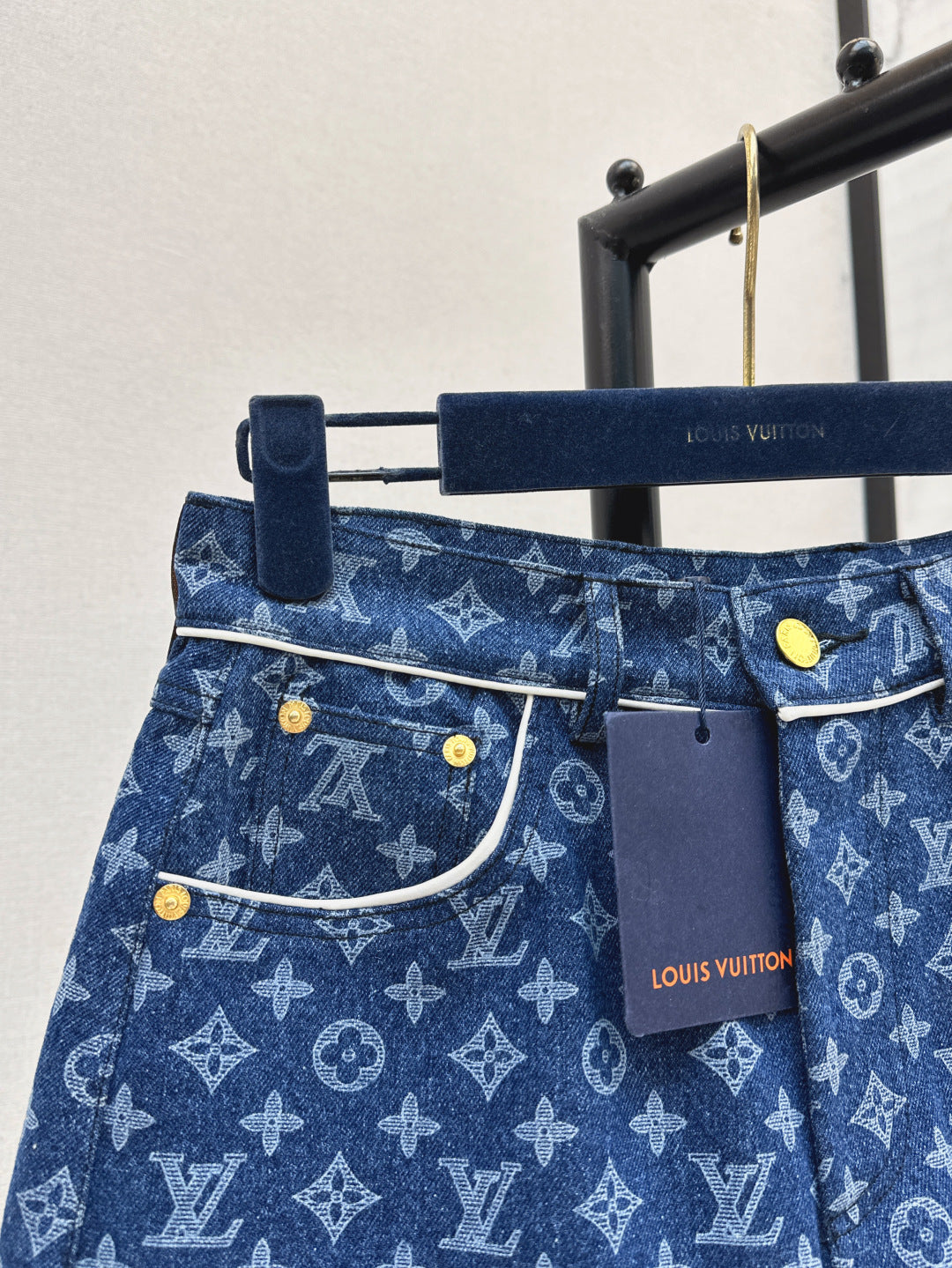 Louis New jacquard shorts