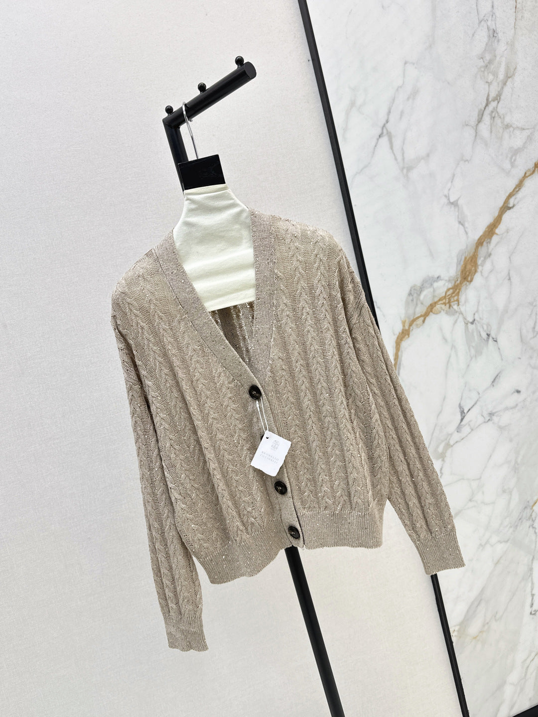 Brune  New V-neck cardigan