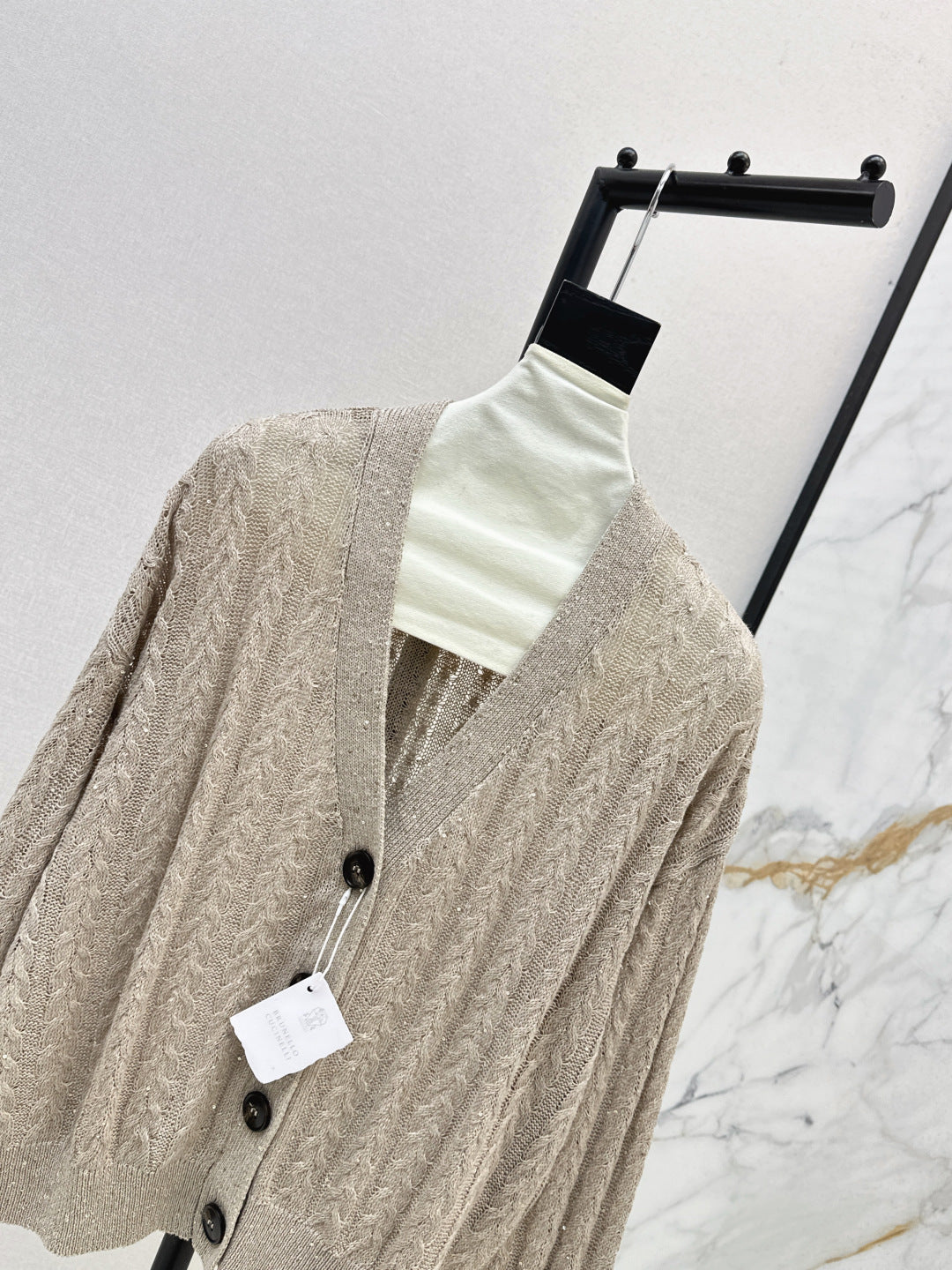 Brune  New V-neck cardigan