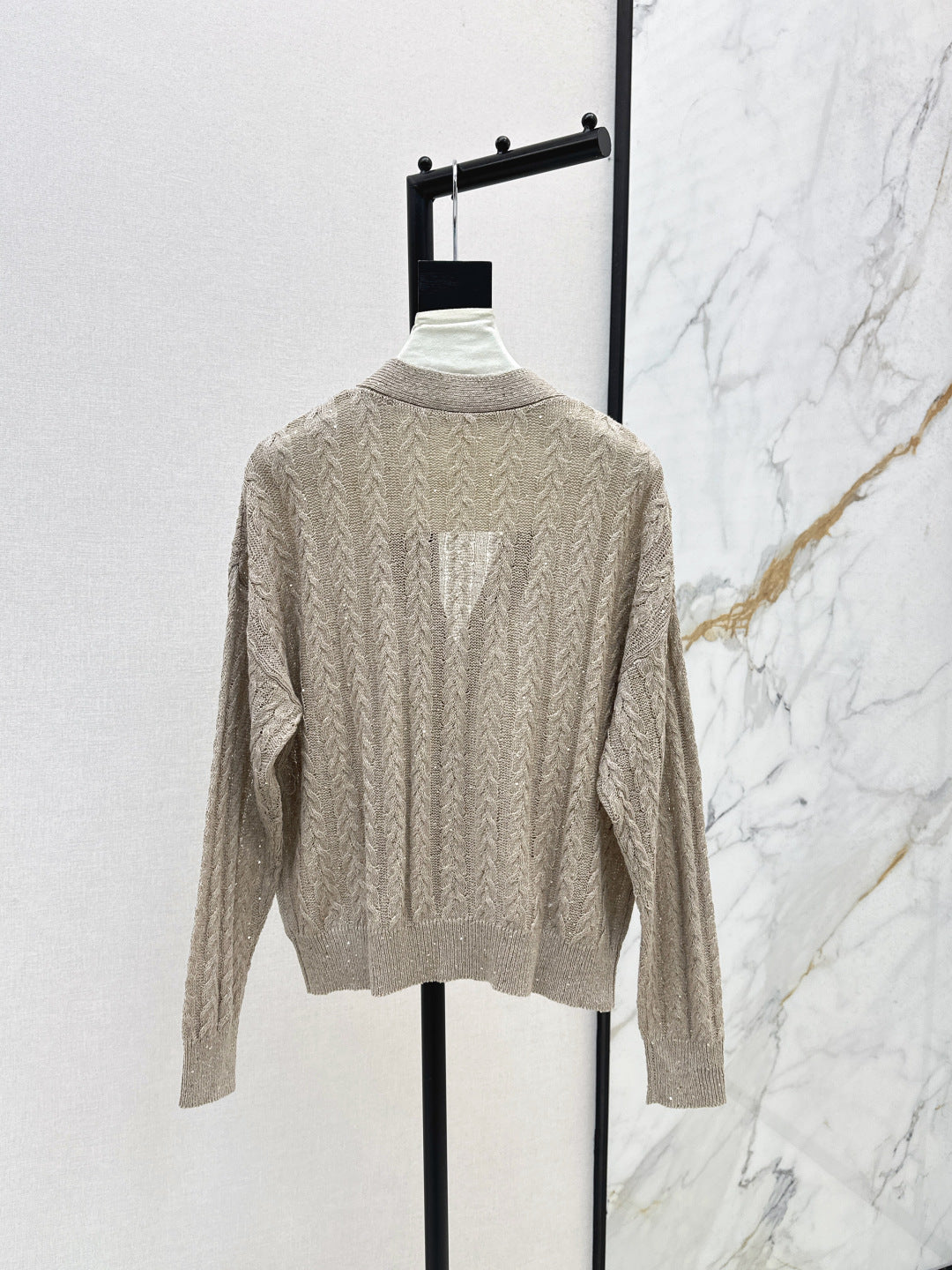 Brune  New V-neck cardigan