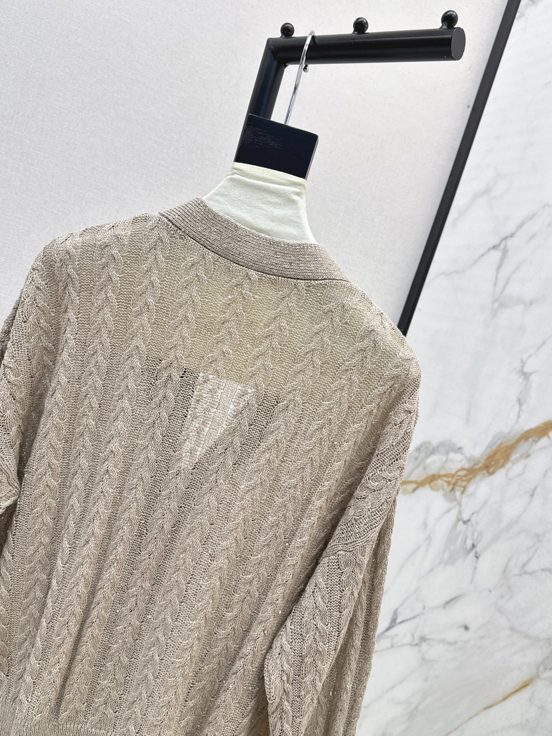 Brune  New V-neck cardigan