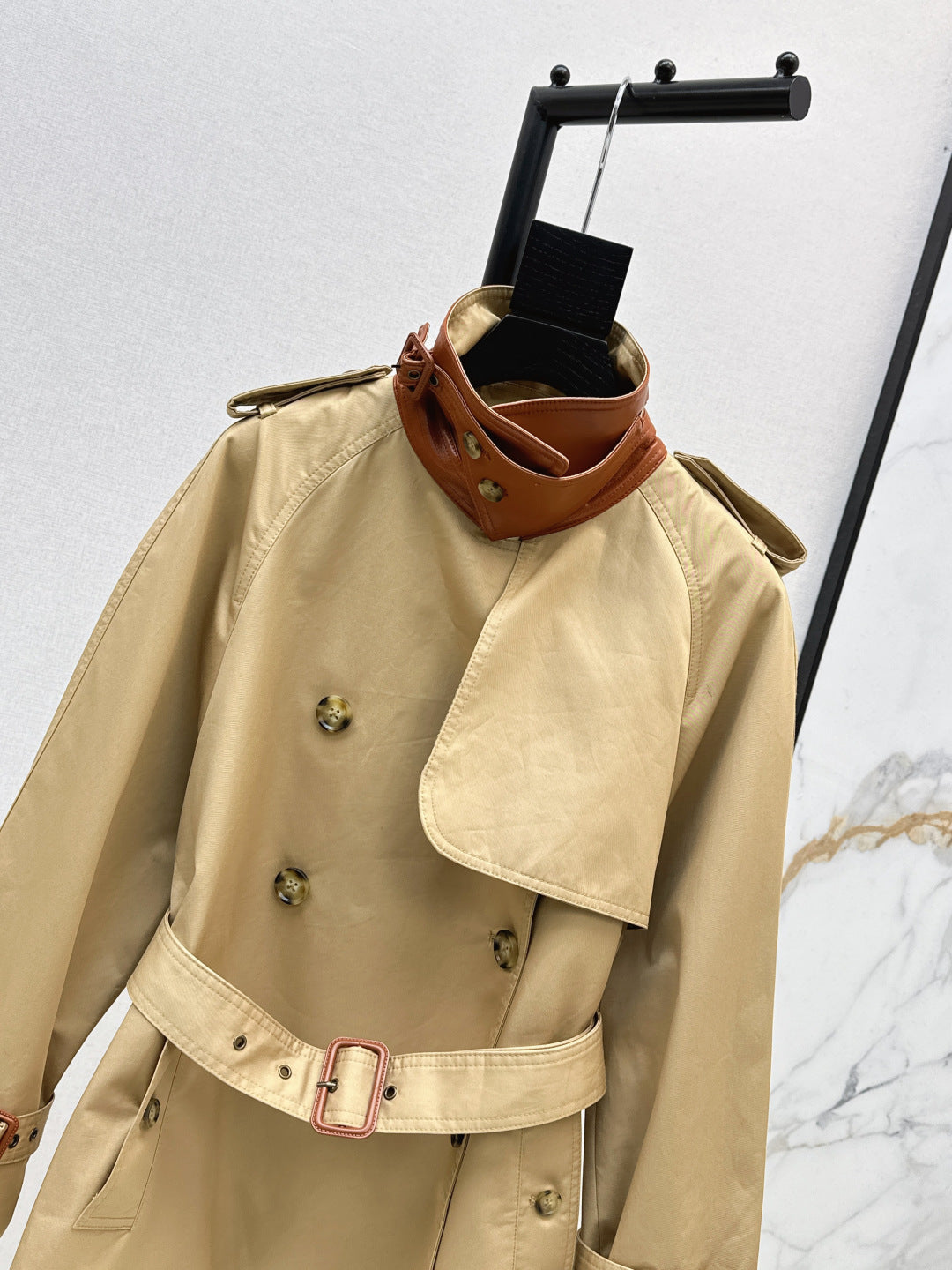 Chl New color-block trench coat