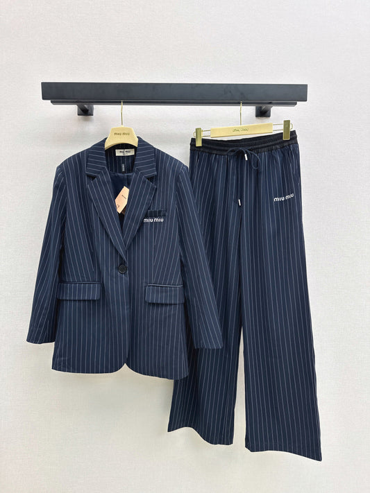Miu New  striped suit