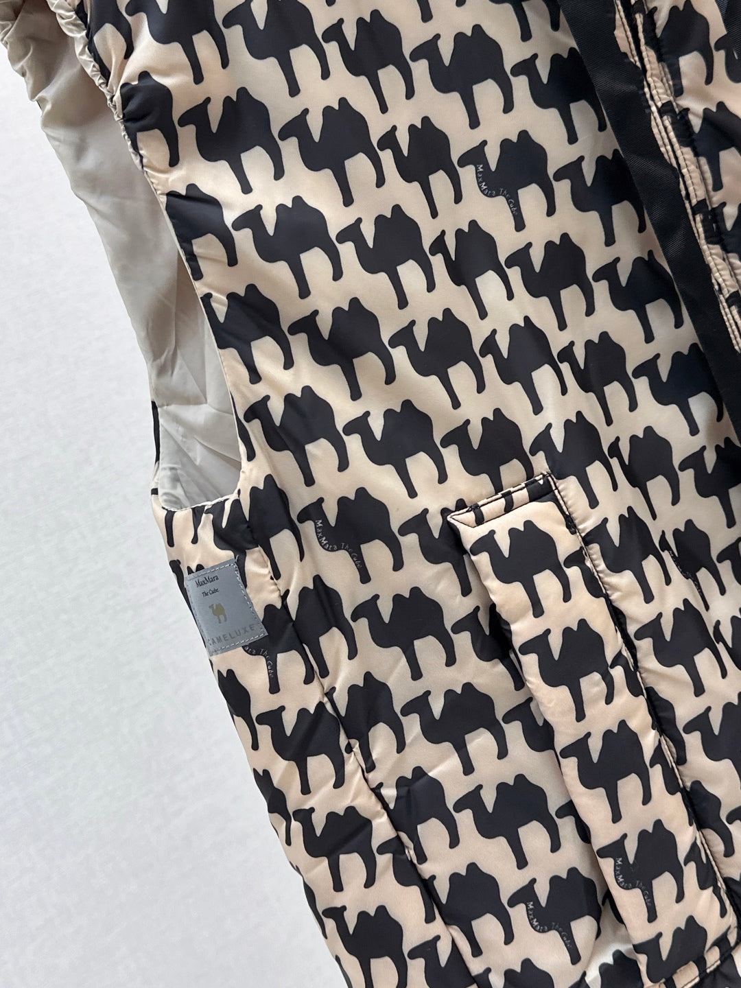 Max NEW Hooded vest jacket