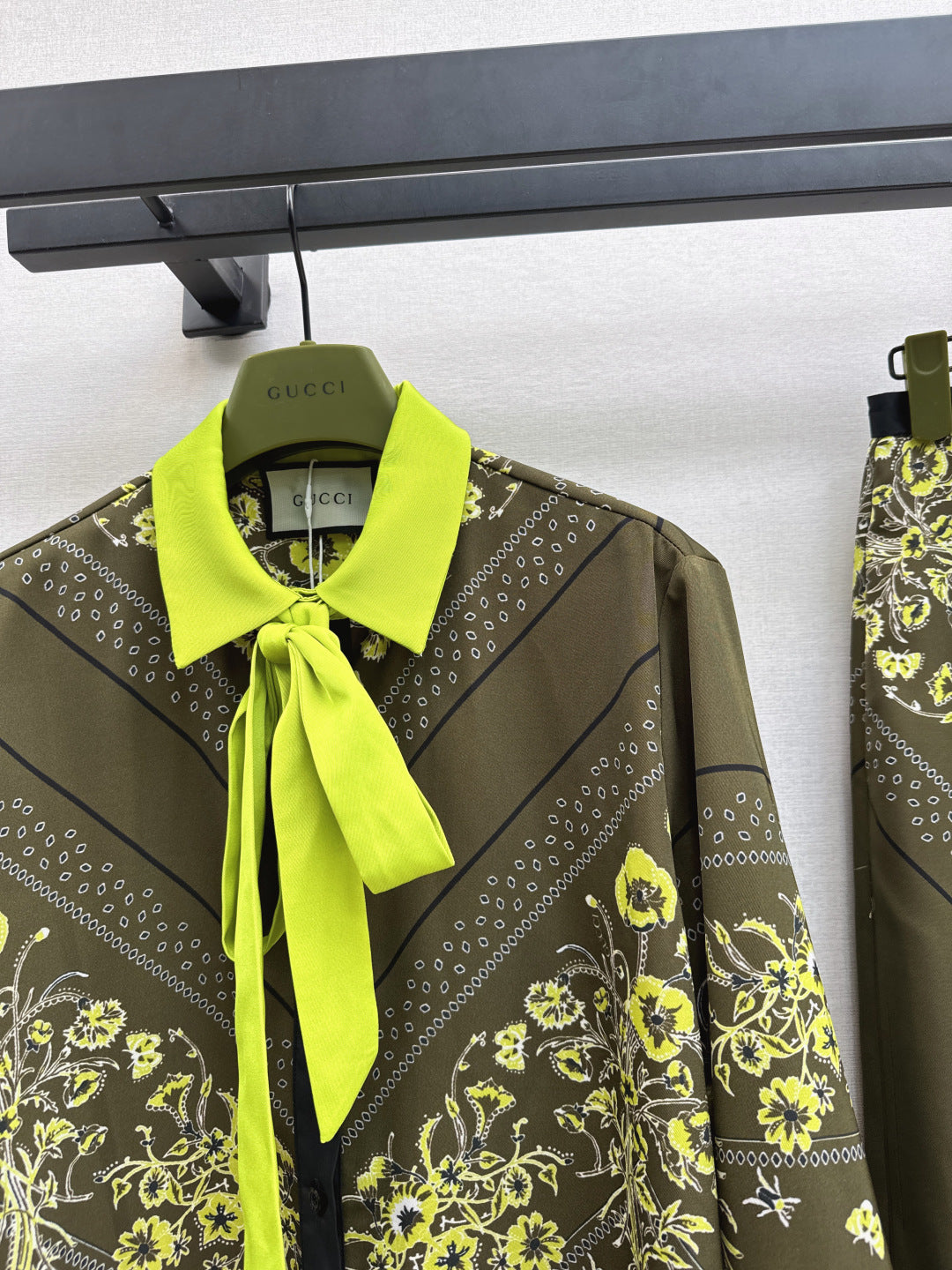 Guc NEW floral pattern shirt