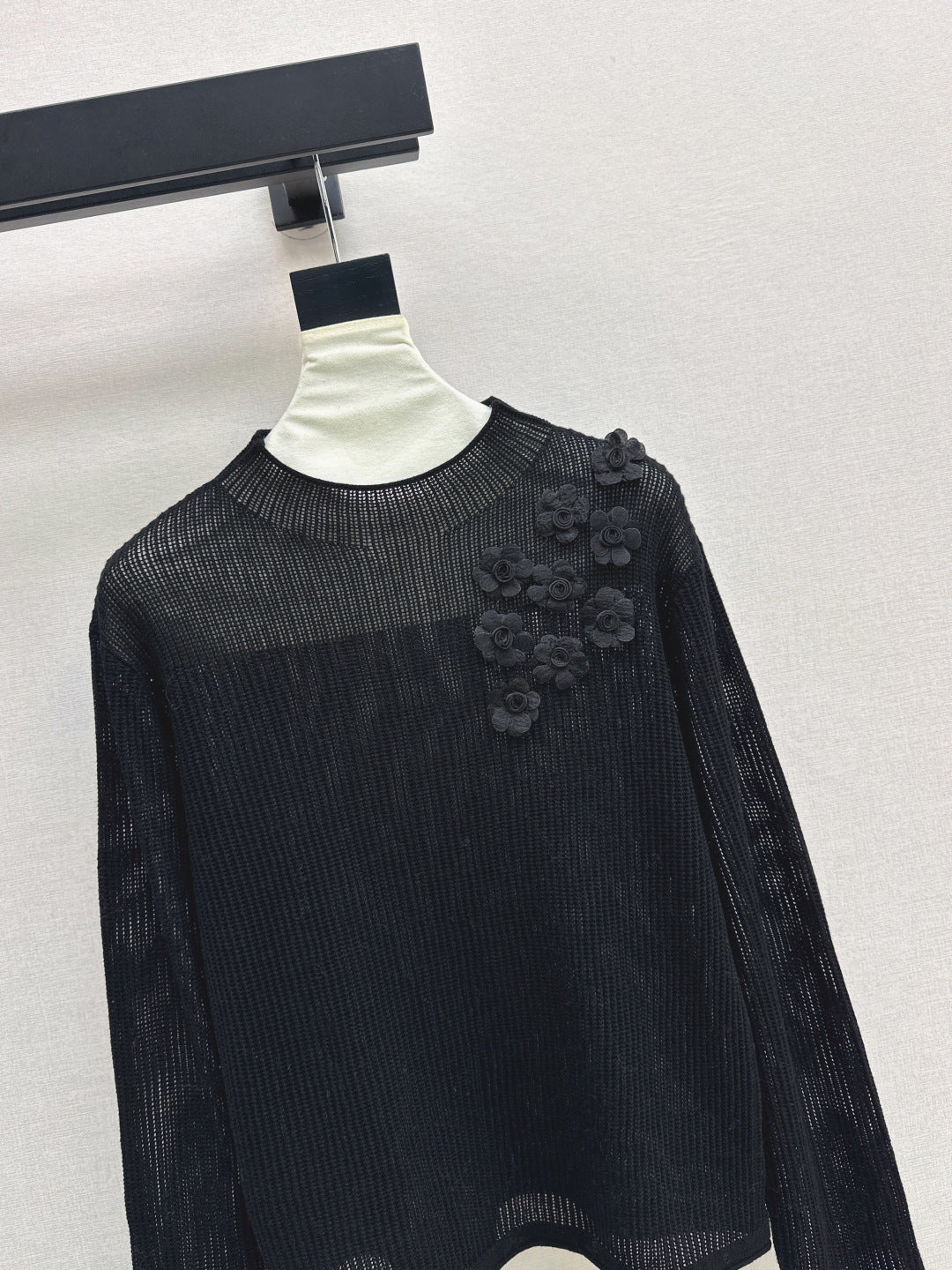 Chan NEW long-sleeved sweater