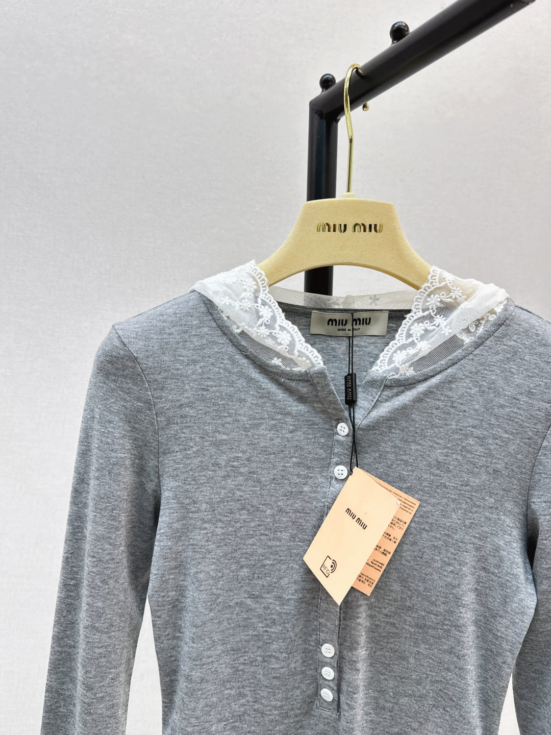 Miu NEW Hooded bottoming shirt
