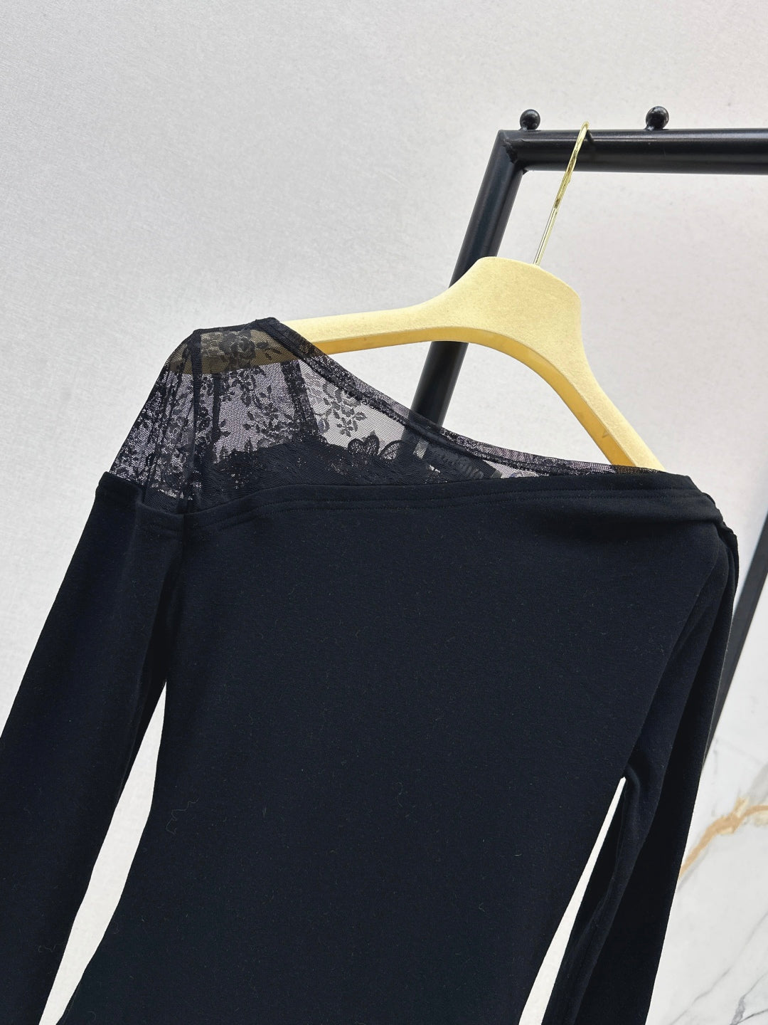 Miu NEW Lace base shirt