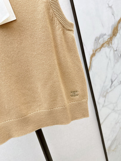 Ce1i NEW sleeveless sweater