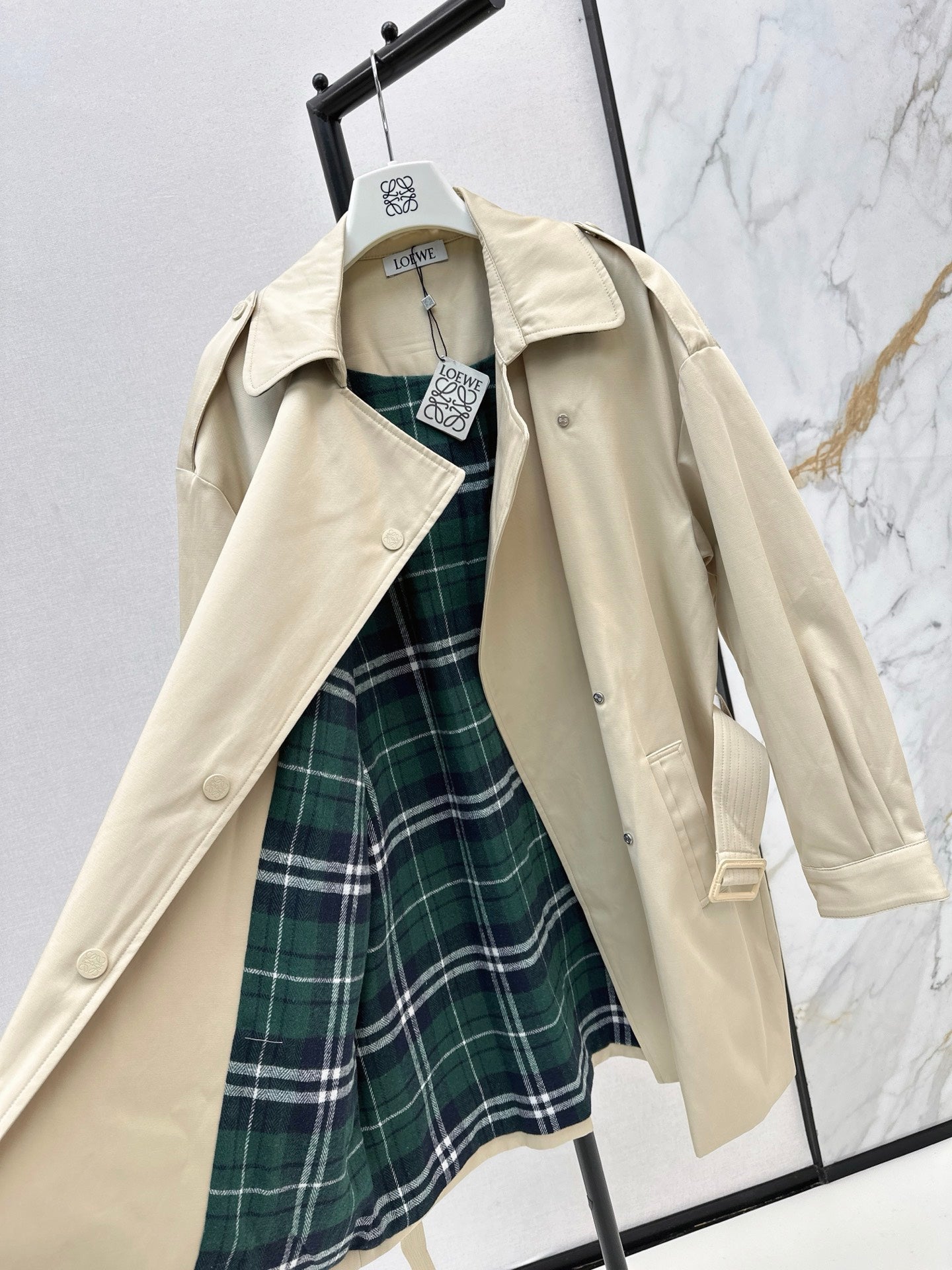 Low NEW  windbreaker jacket