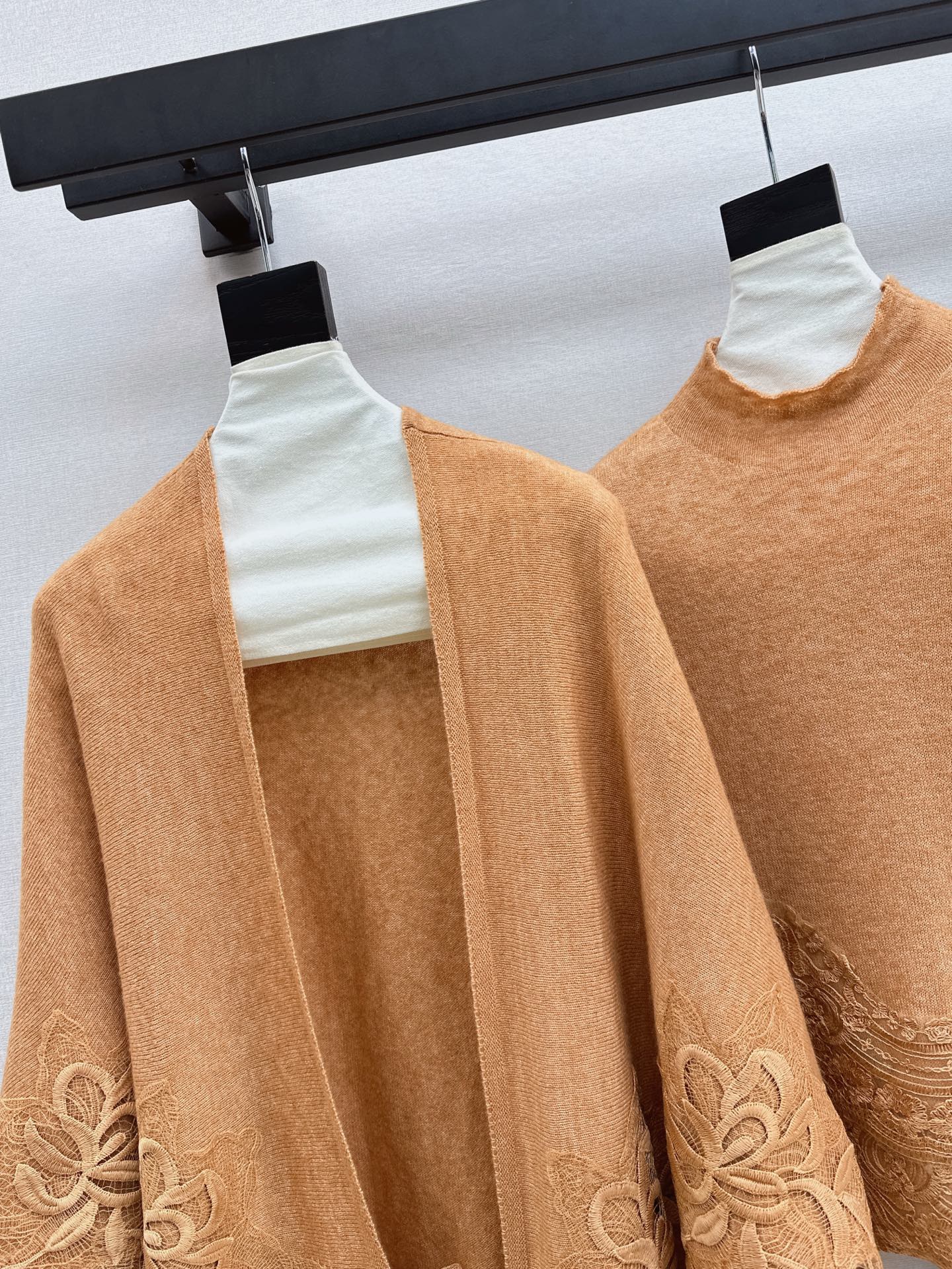 ES NEW  Lace knit suit