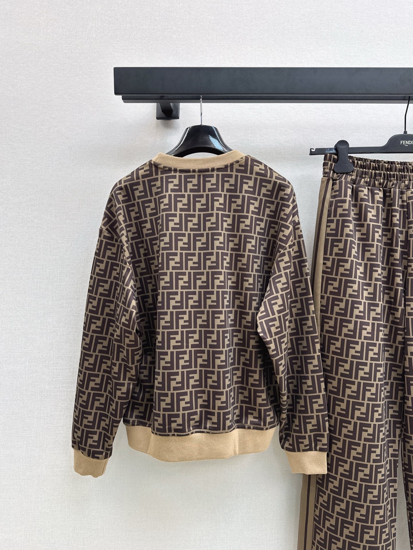 CD NEW  Classic presbyopia suit