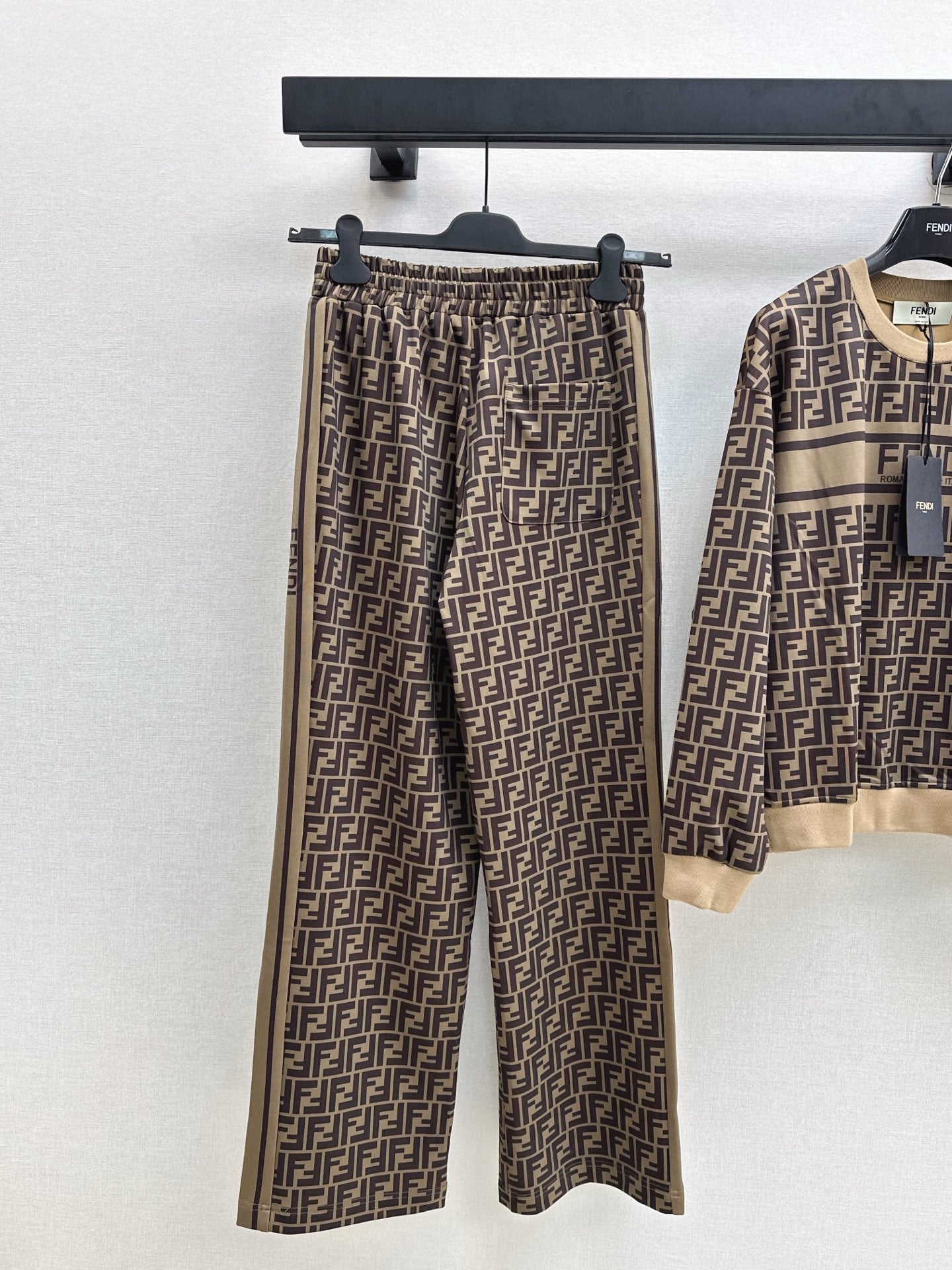 CD NEW  Classic presbyopia suit