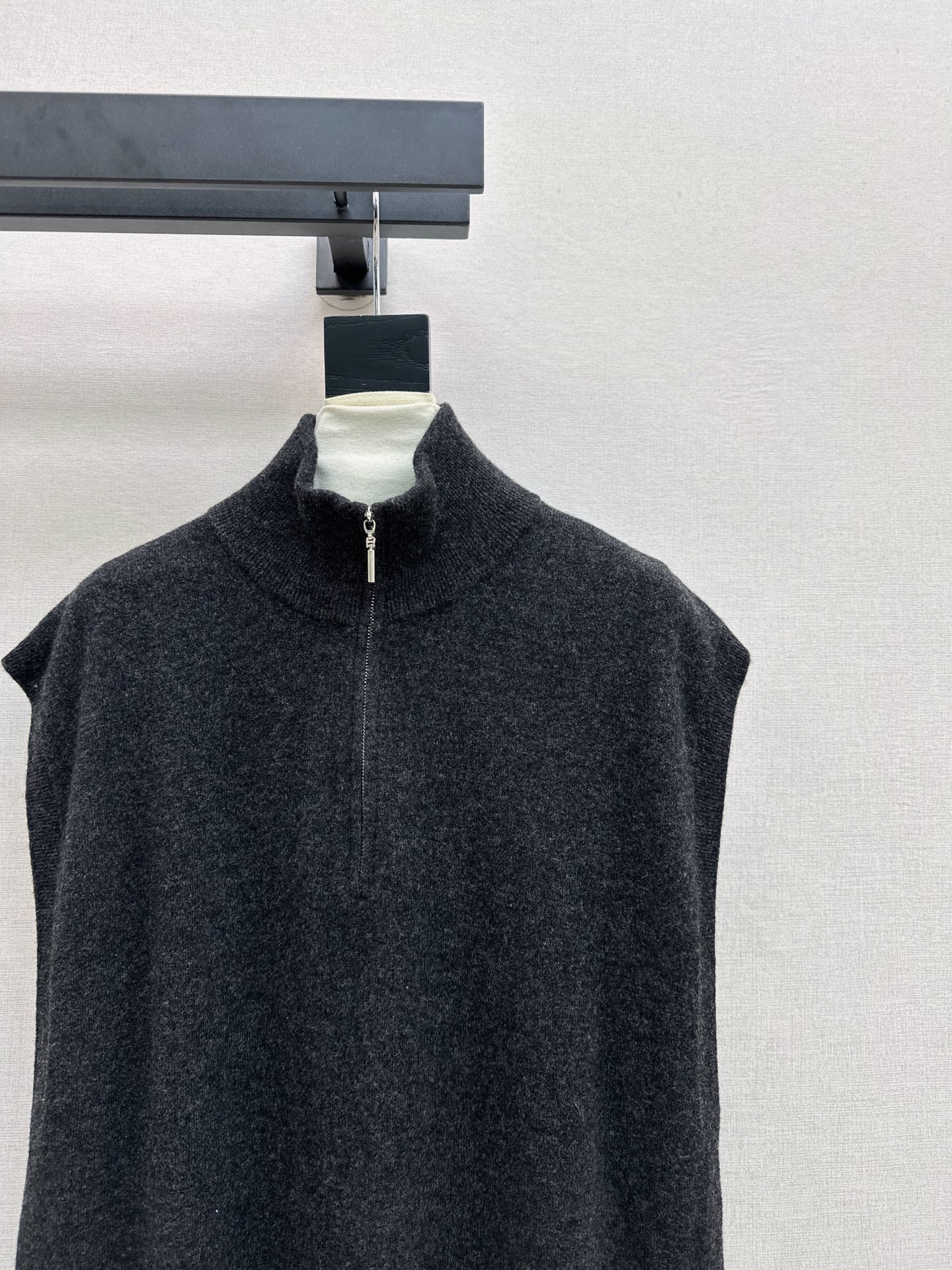 Herm NEW Wool sleeveless dress