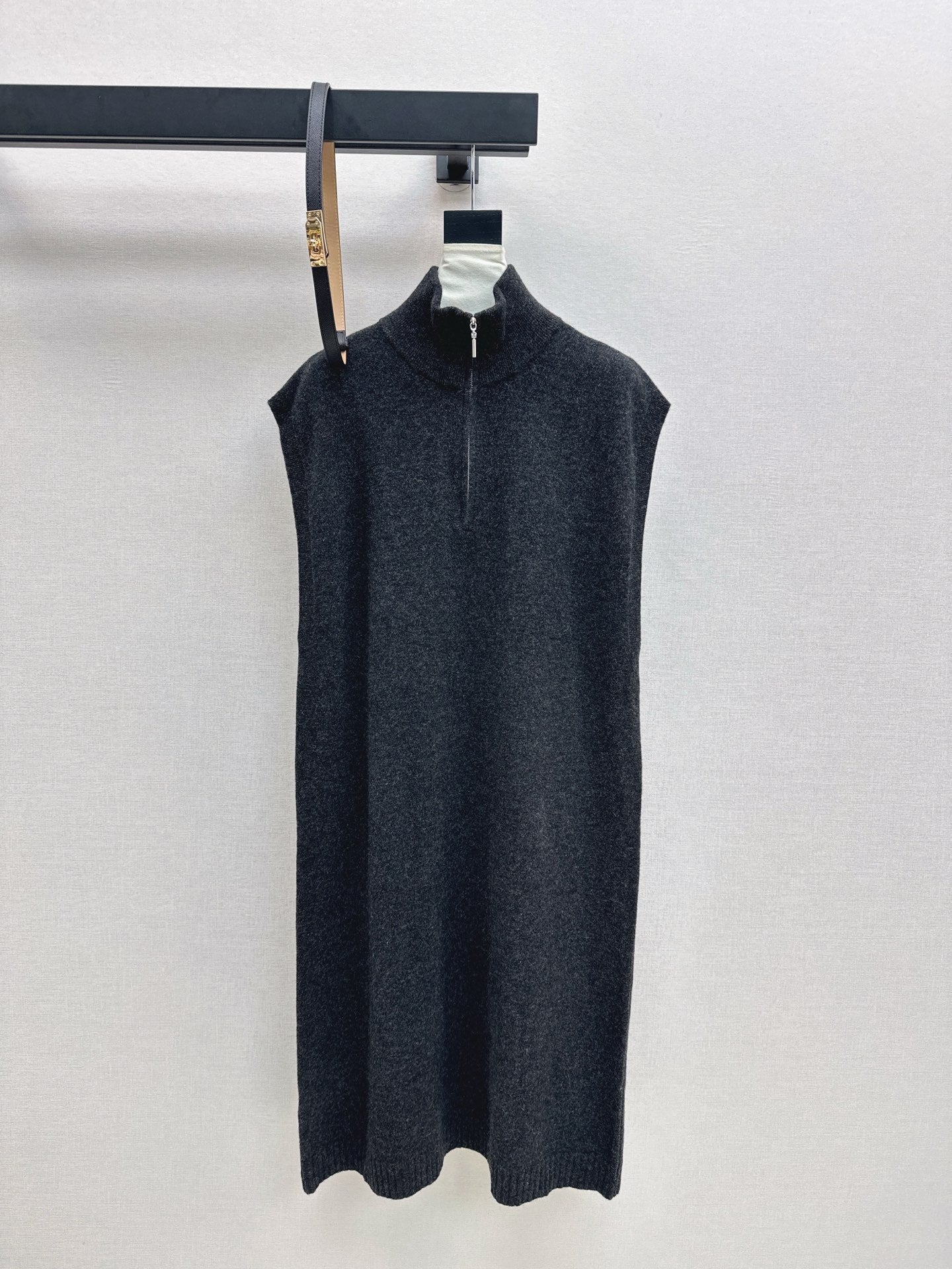 Herm NEW Wool sleeveless dress