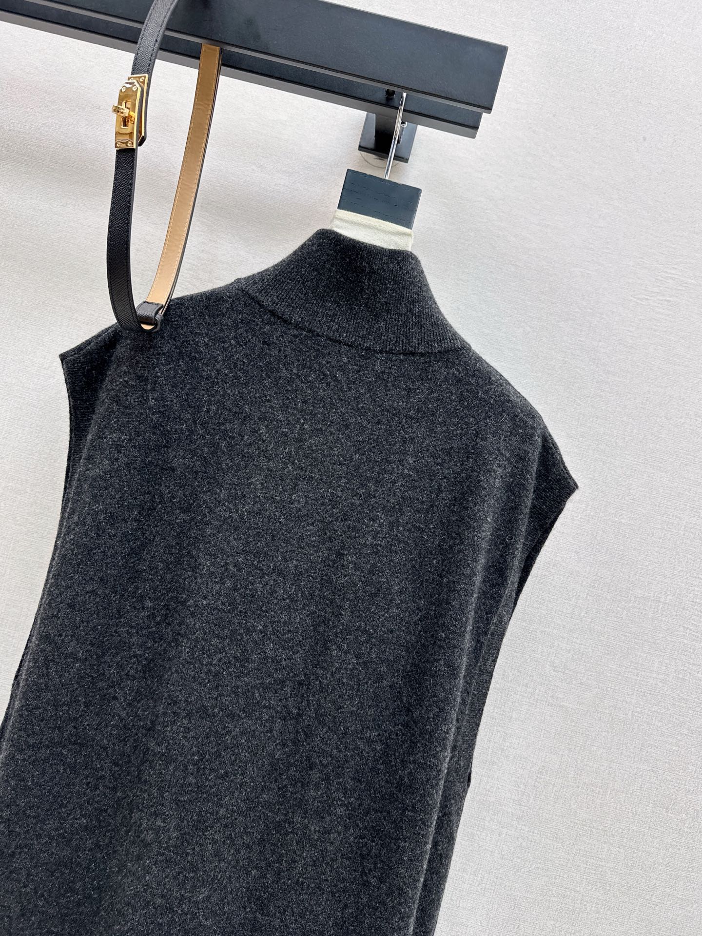 Herm NEW Wool sleeveless dress