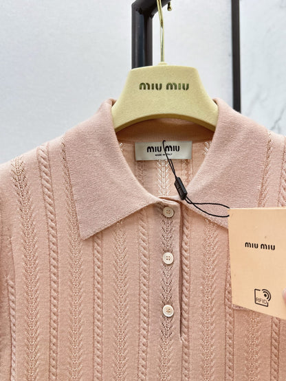 Loe NEW POlO sweater