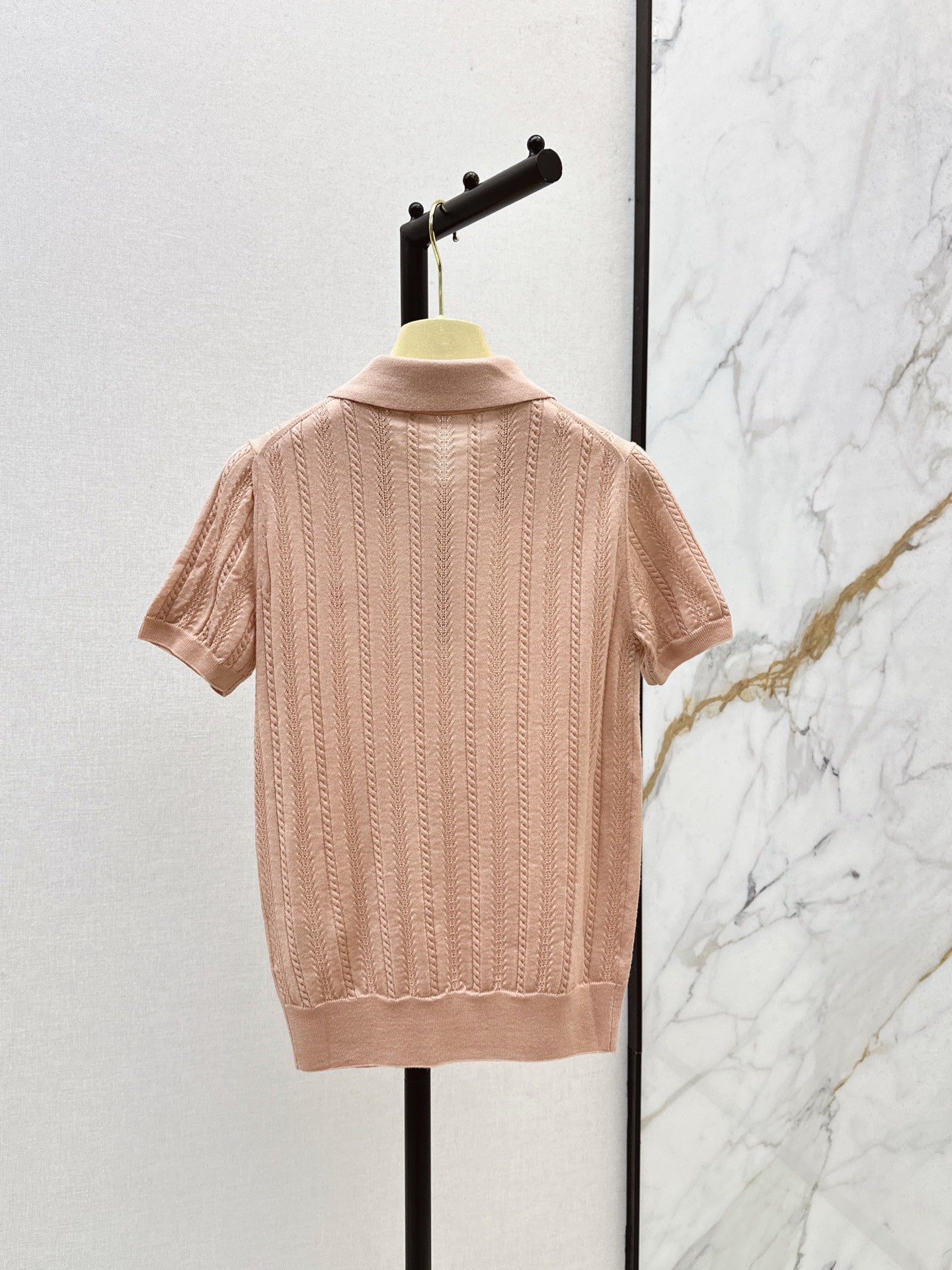 Loe NEW POlO sweater