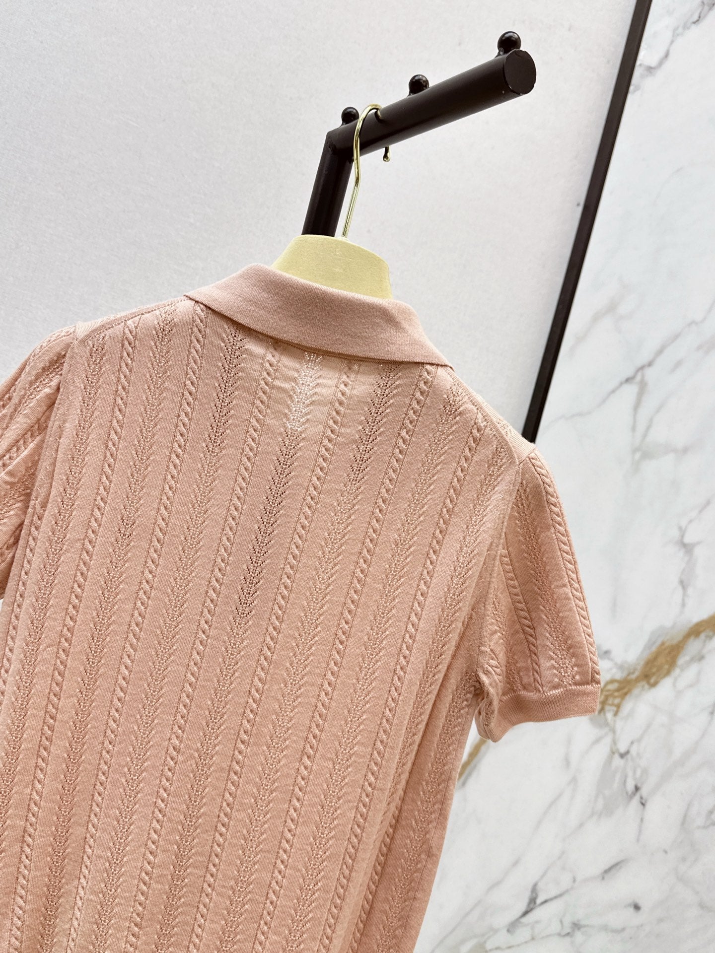 Loe NEW POlO sweater