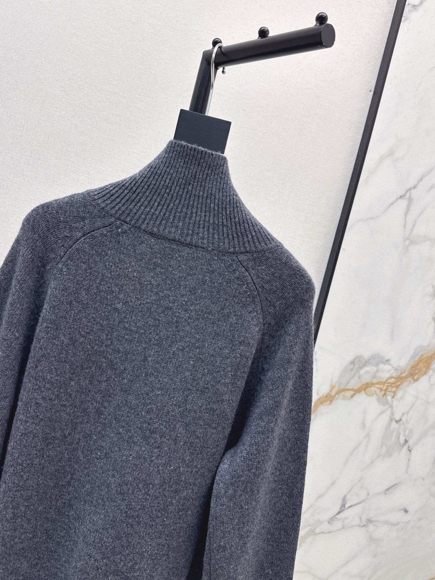 Loro NEW zipper sweater