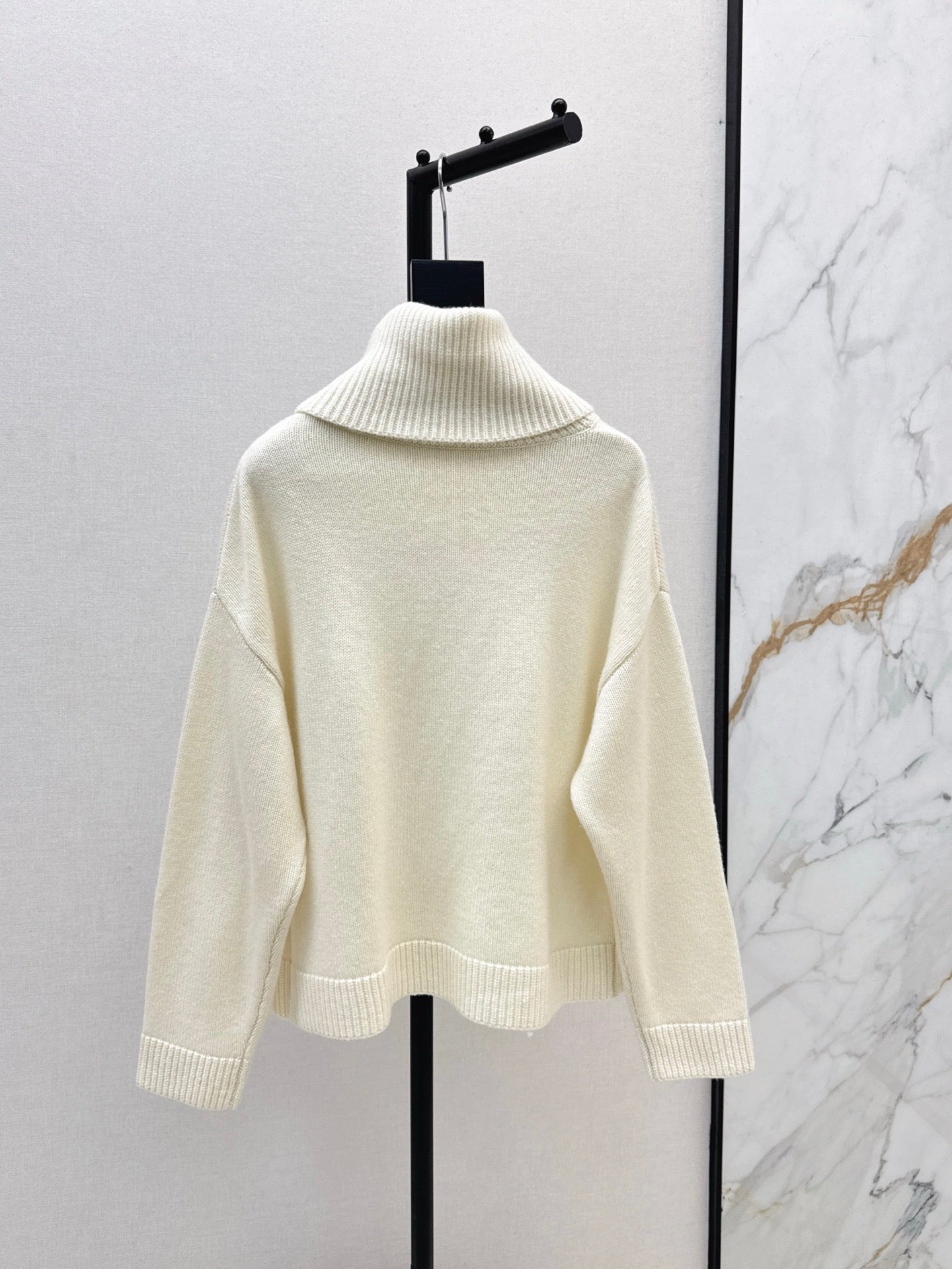 Herm NEW Cashmere sweater