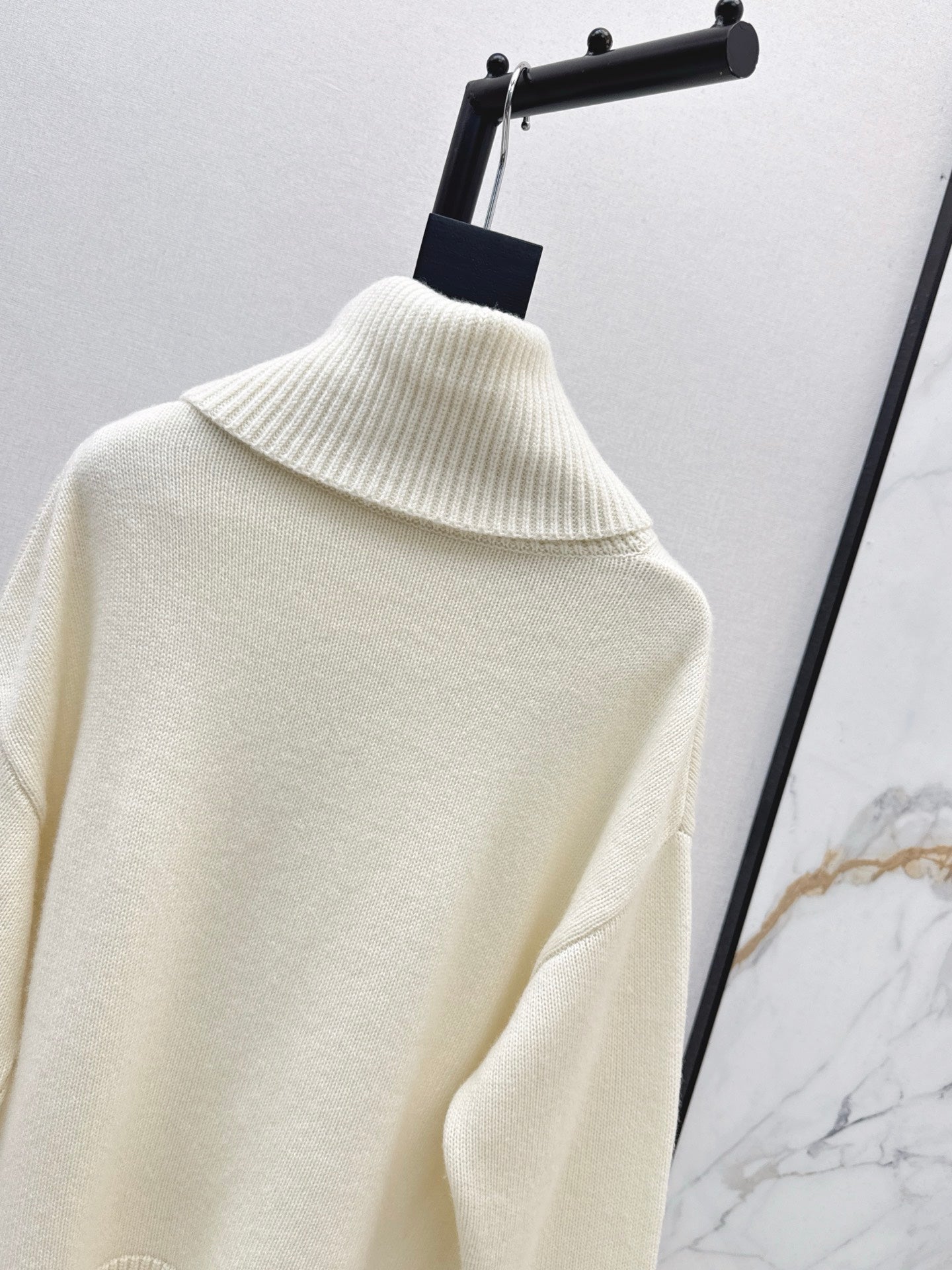 Herm NEW Cashmere sweater