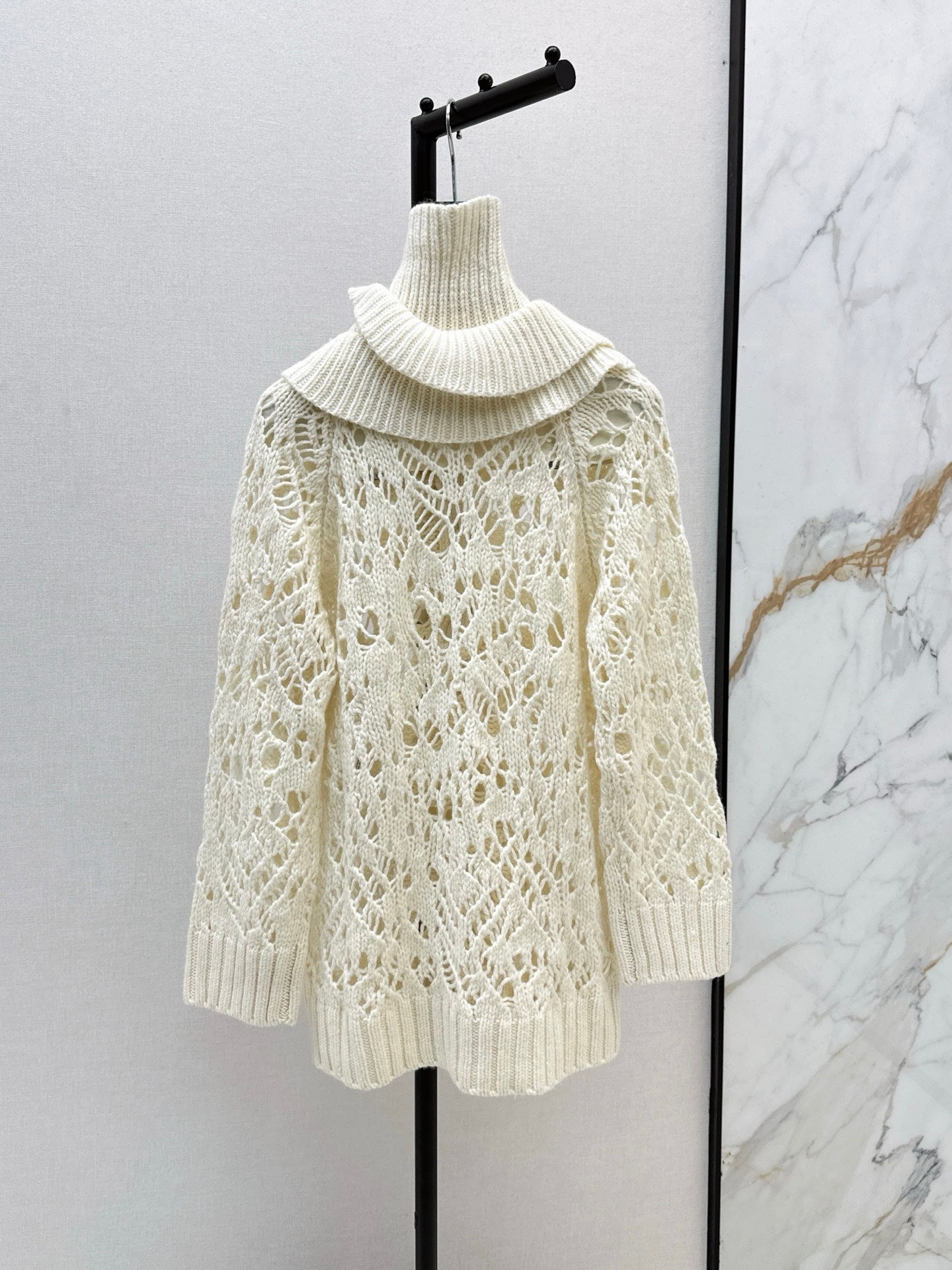 CD NEW Cashmere knitted cardigan
