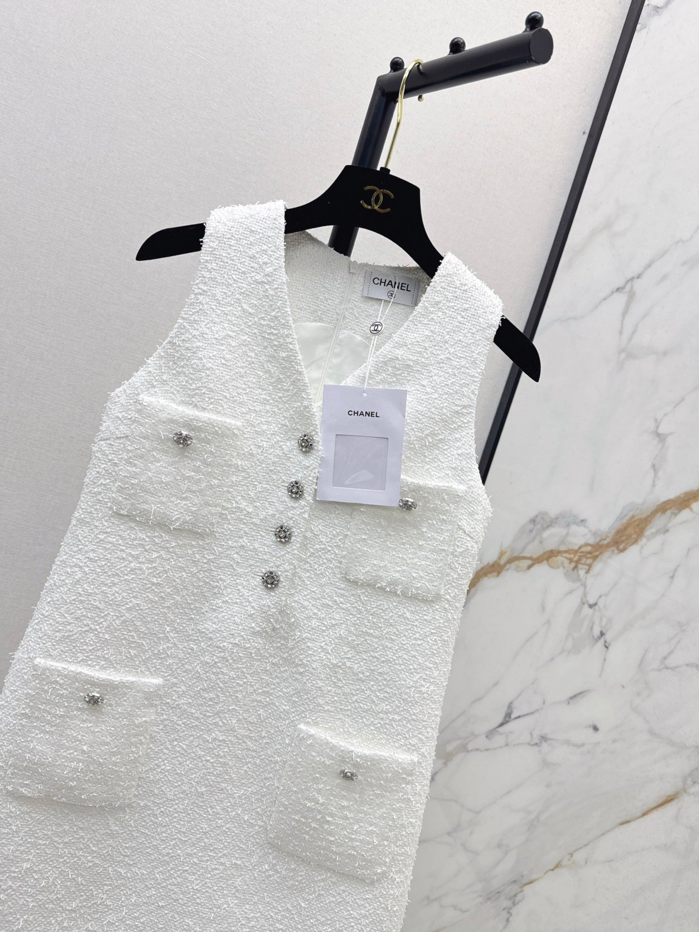 Chan NEW Sleeveless dress