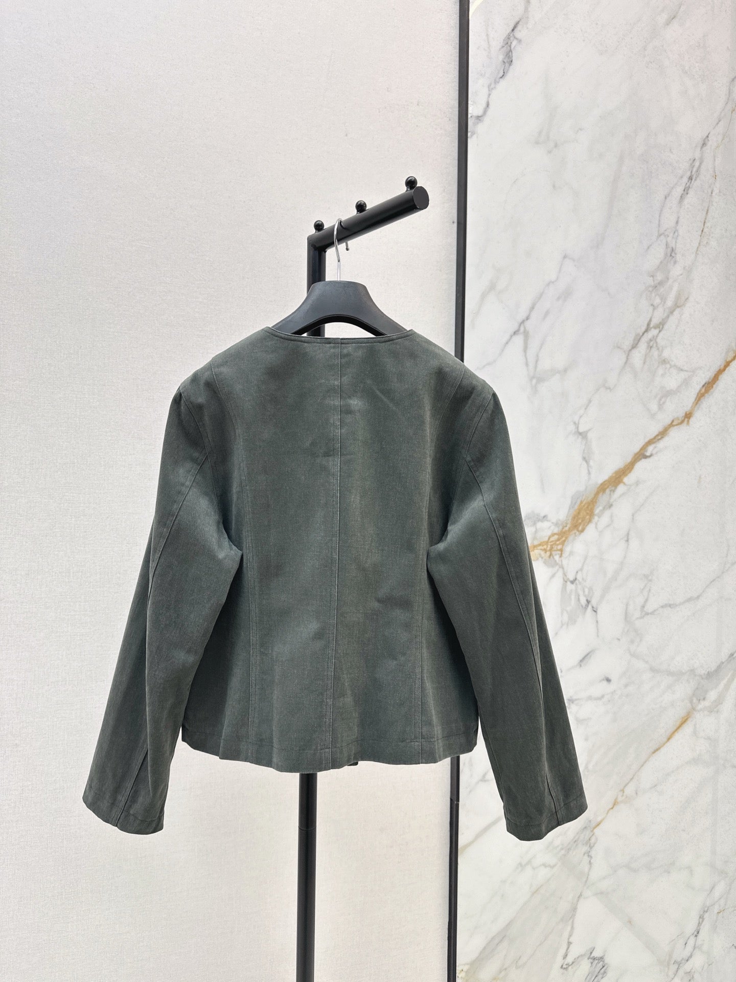 CD NEW bee embroidered jacket