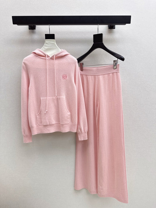 Loe NEW knitted suit