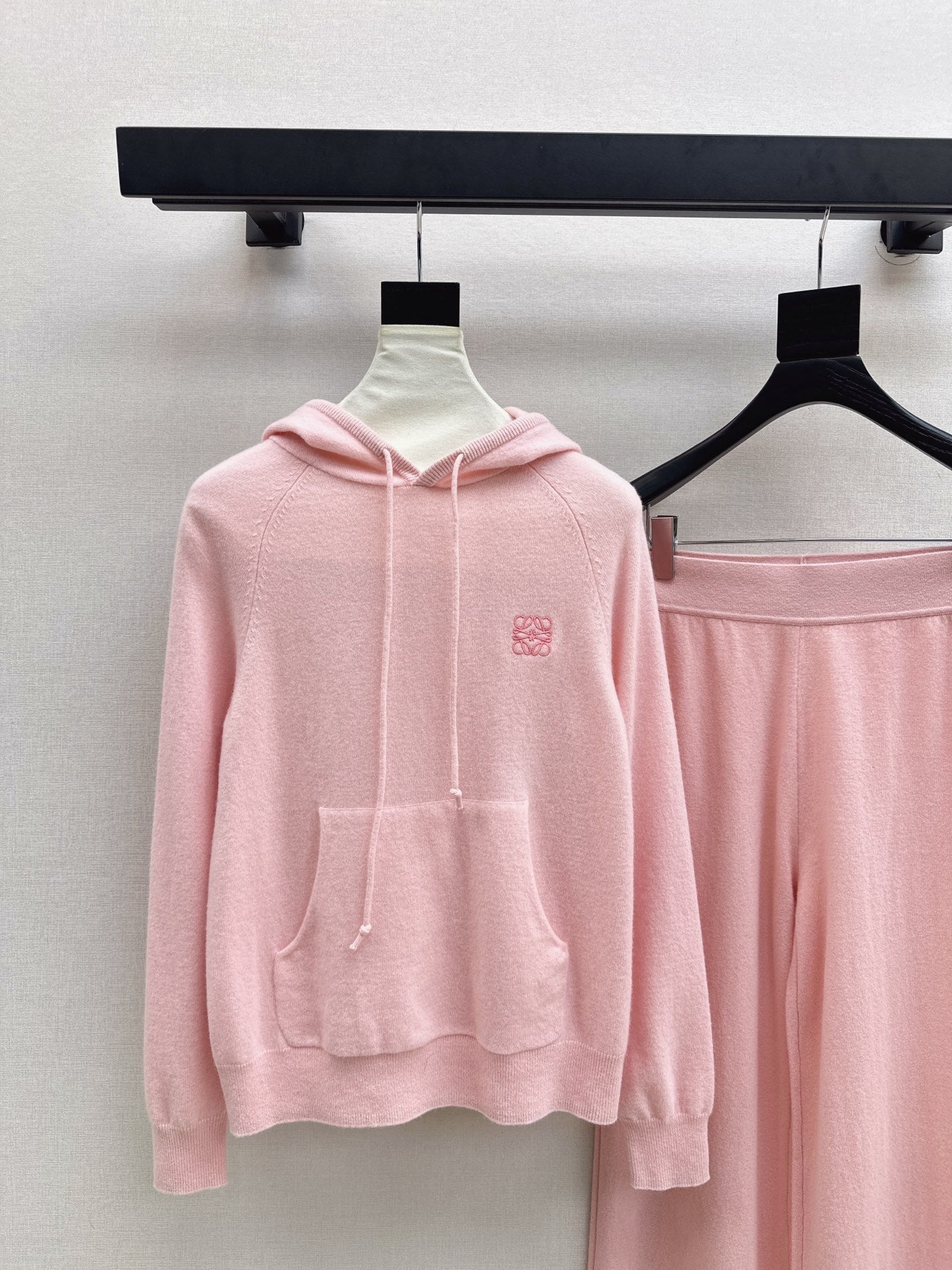 Loe NEW knitted suit