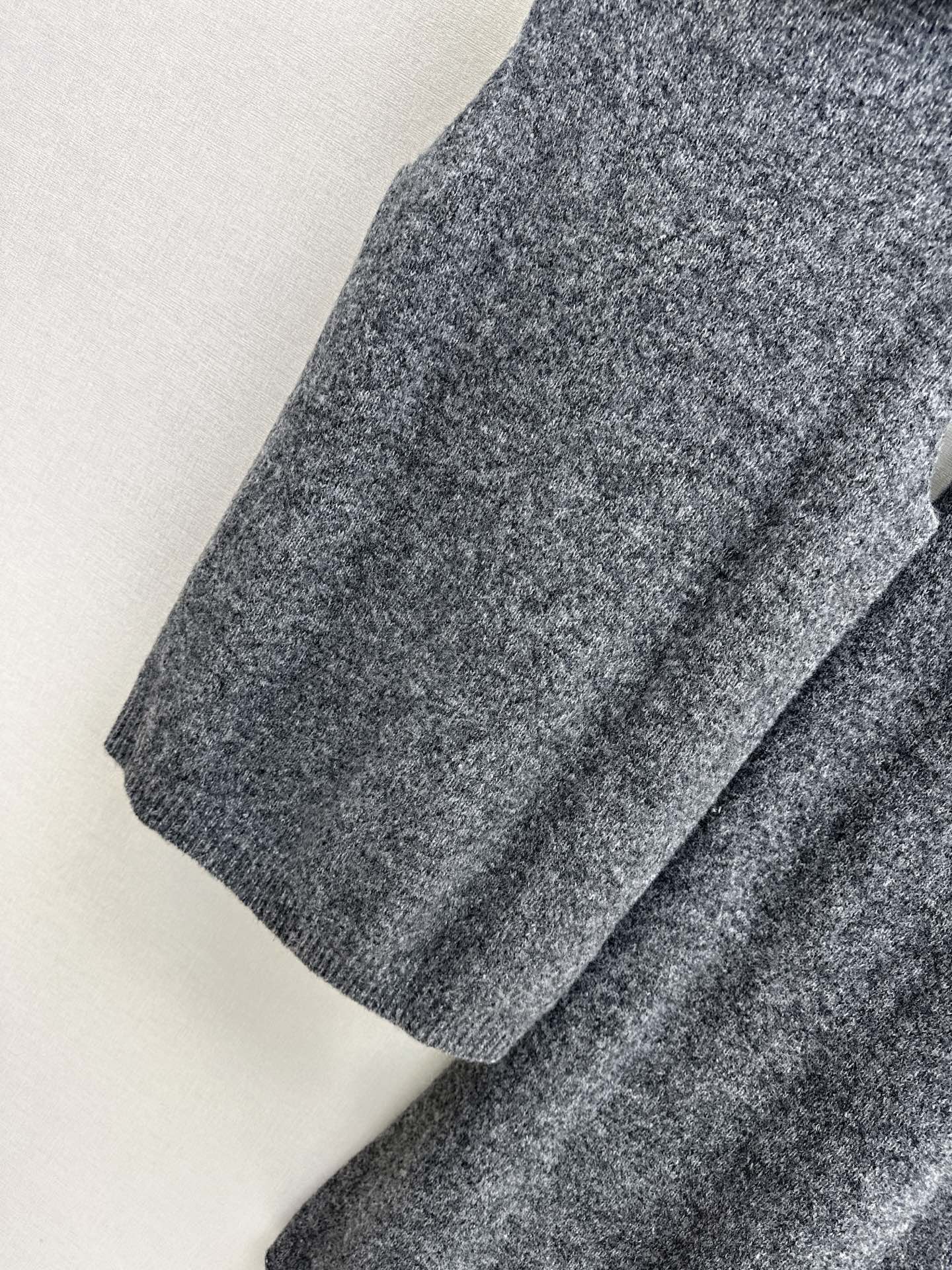 Loro NEW knitted suit