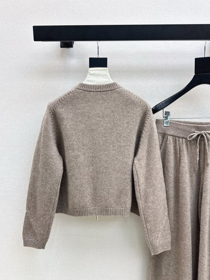 Loro NEW knitted suit