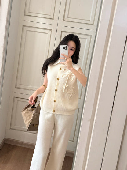 Chan NEW sleeveless knitted suit