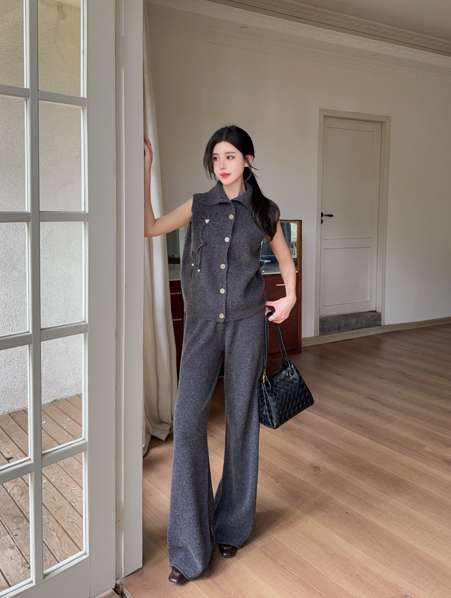 Chan NEW sleeveless knitted suit