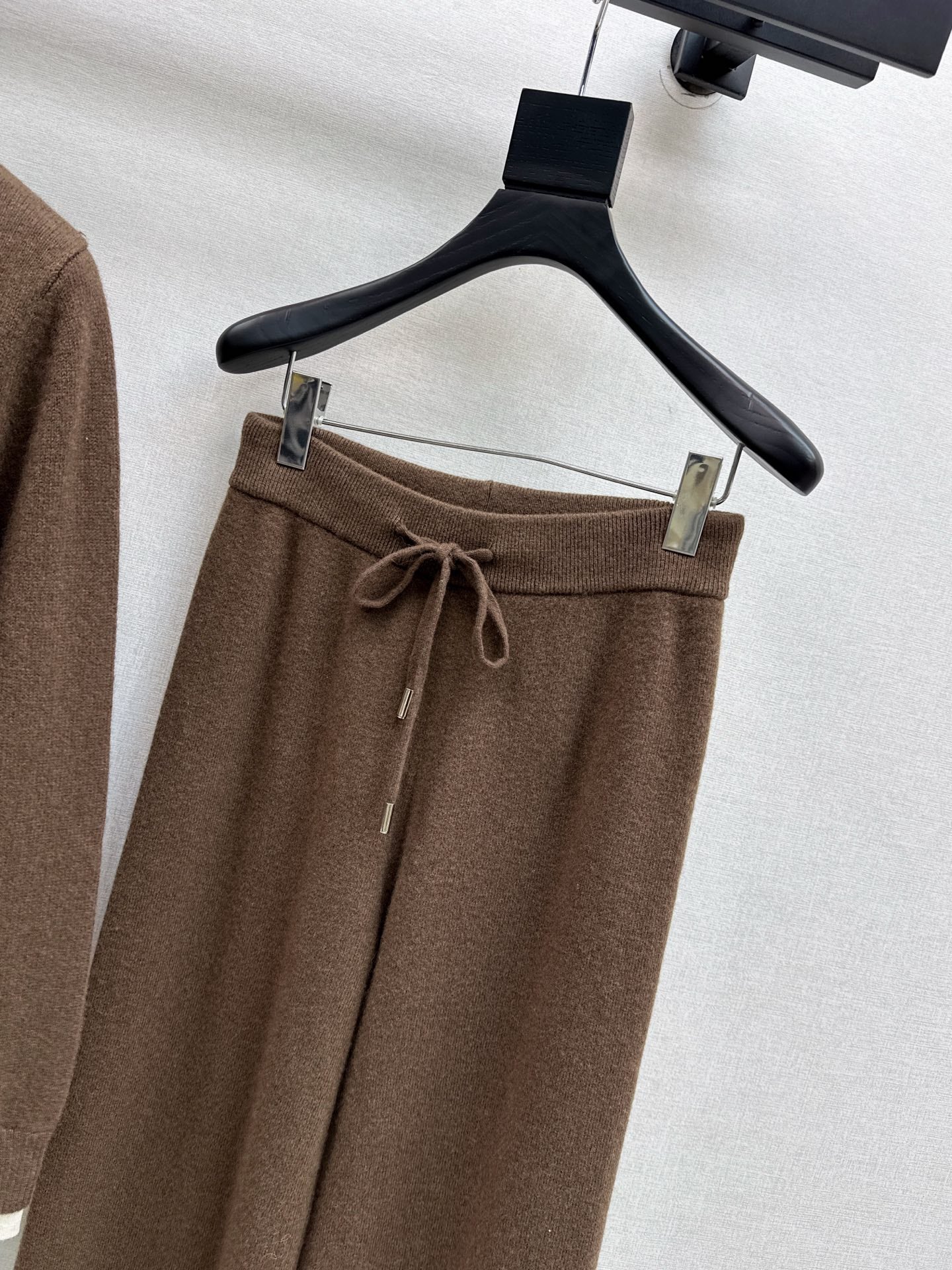 Loro NEW knitted suit