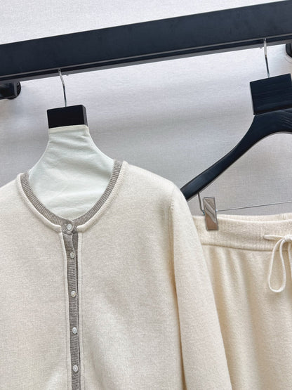 Loro NEW knitted suit