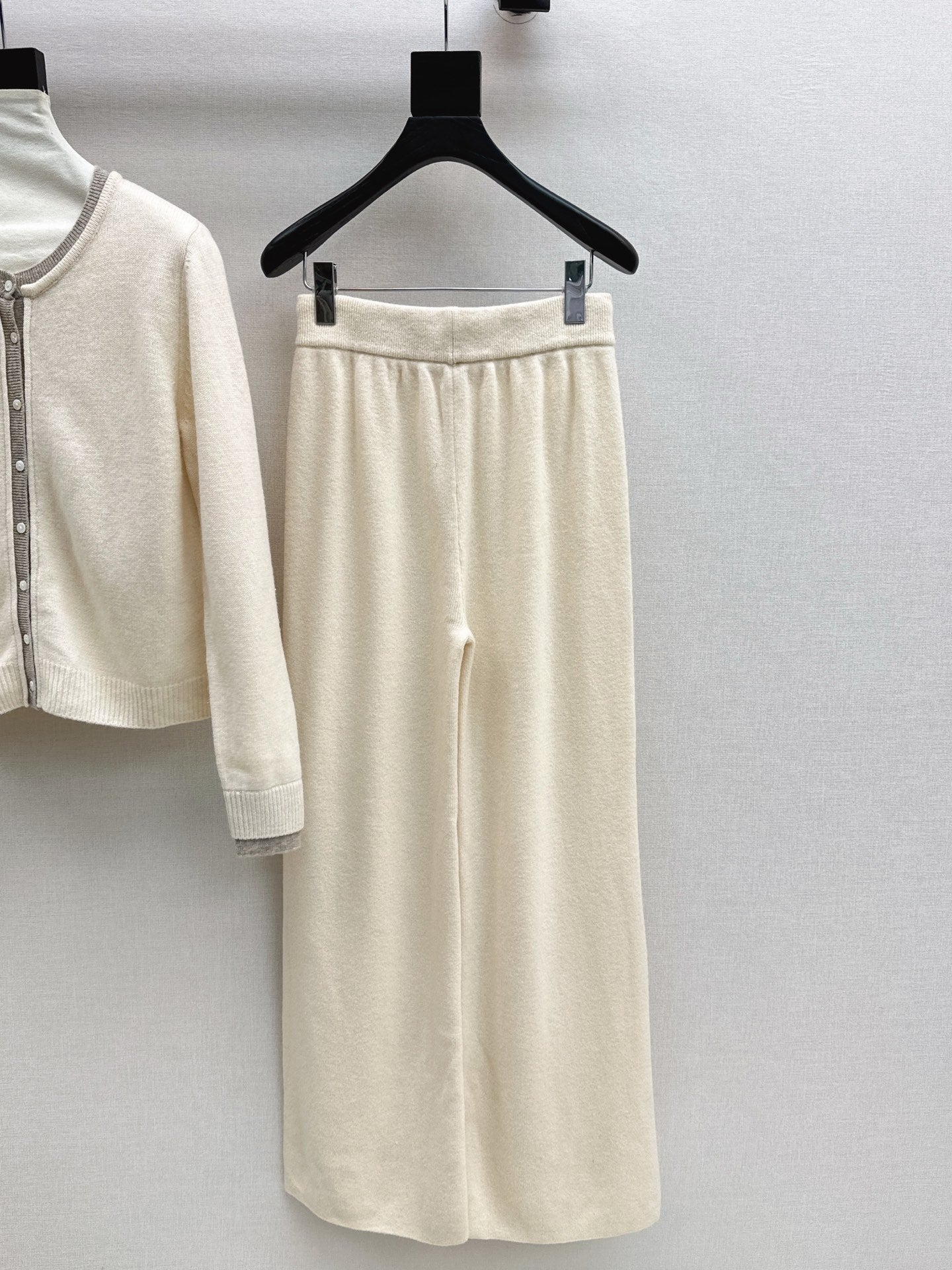 Loro NEW knitted suit