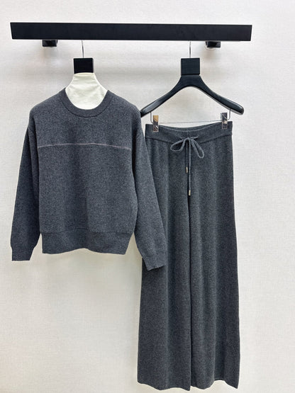 Burne NEW knitted suit