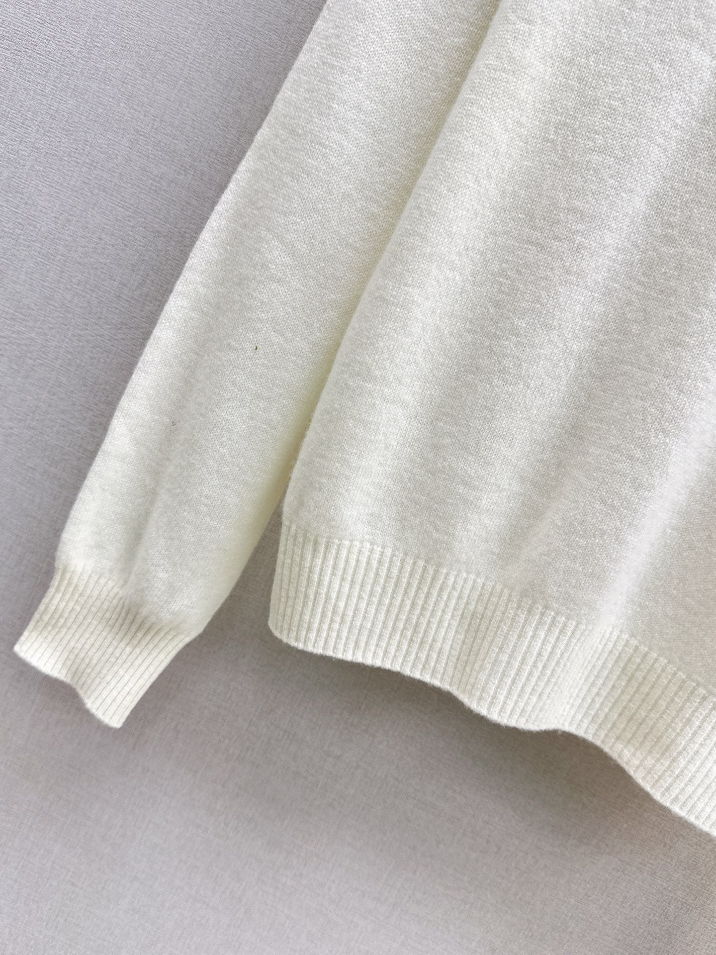 Chan NEW knitted sweater