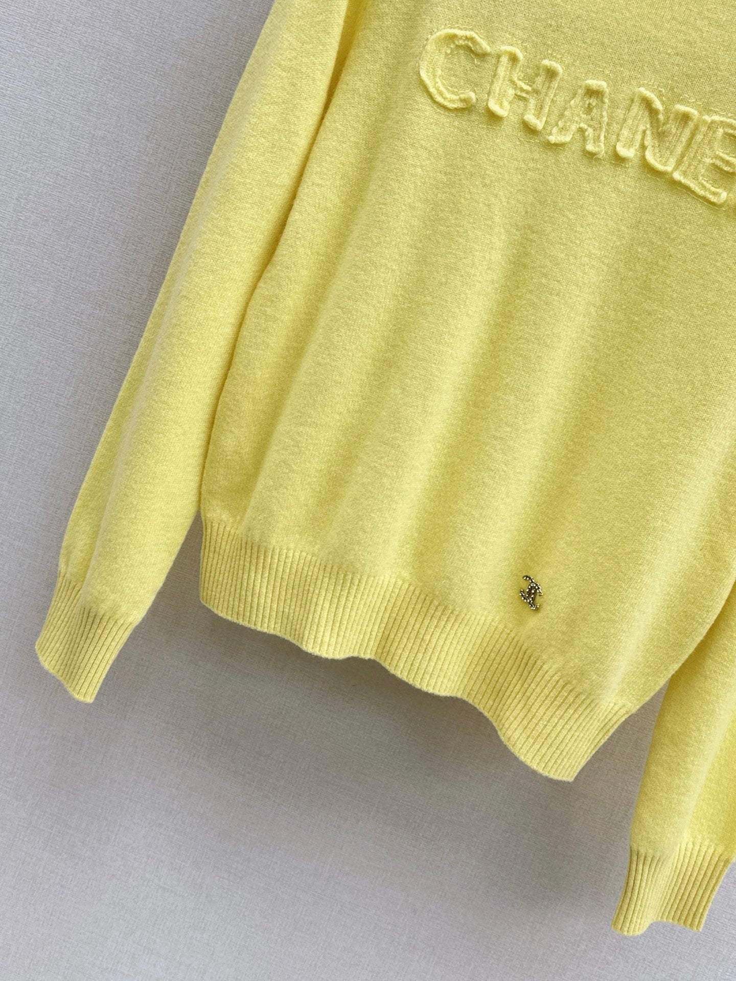 Chan NEW knitted sweater